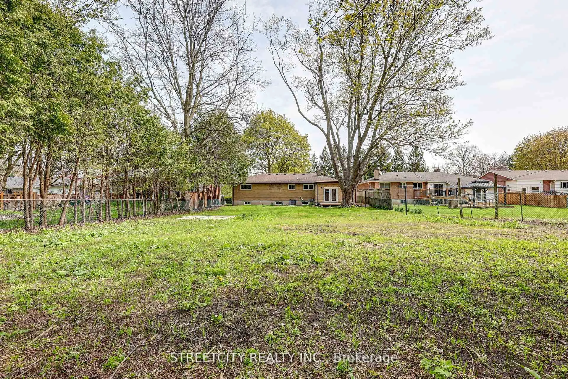 Photo 45 of 10 Vineden Drive, Central Elgin, Lynhurst — HOMEH