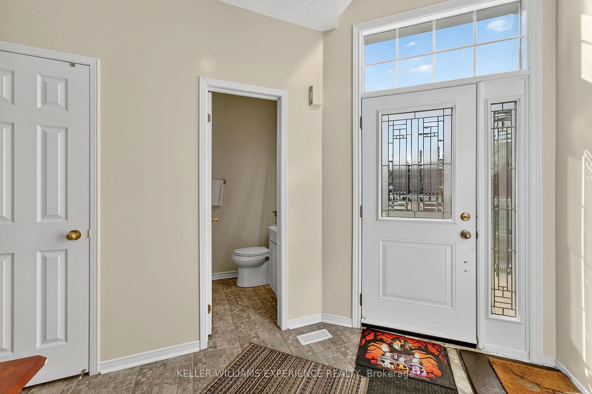 Photo 5 of 124 Tunbridge Road, Barrie, Georgian Drive — HOMEH
