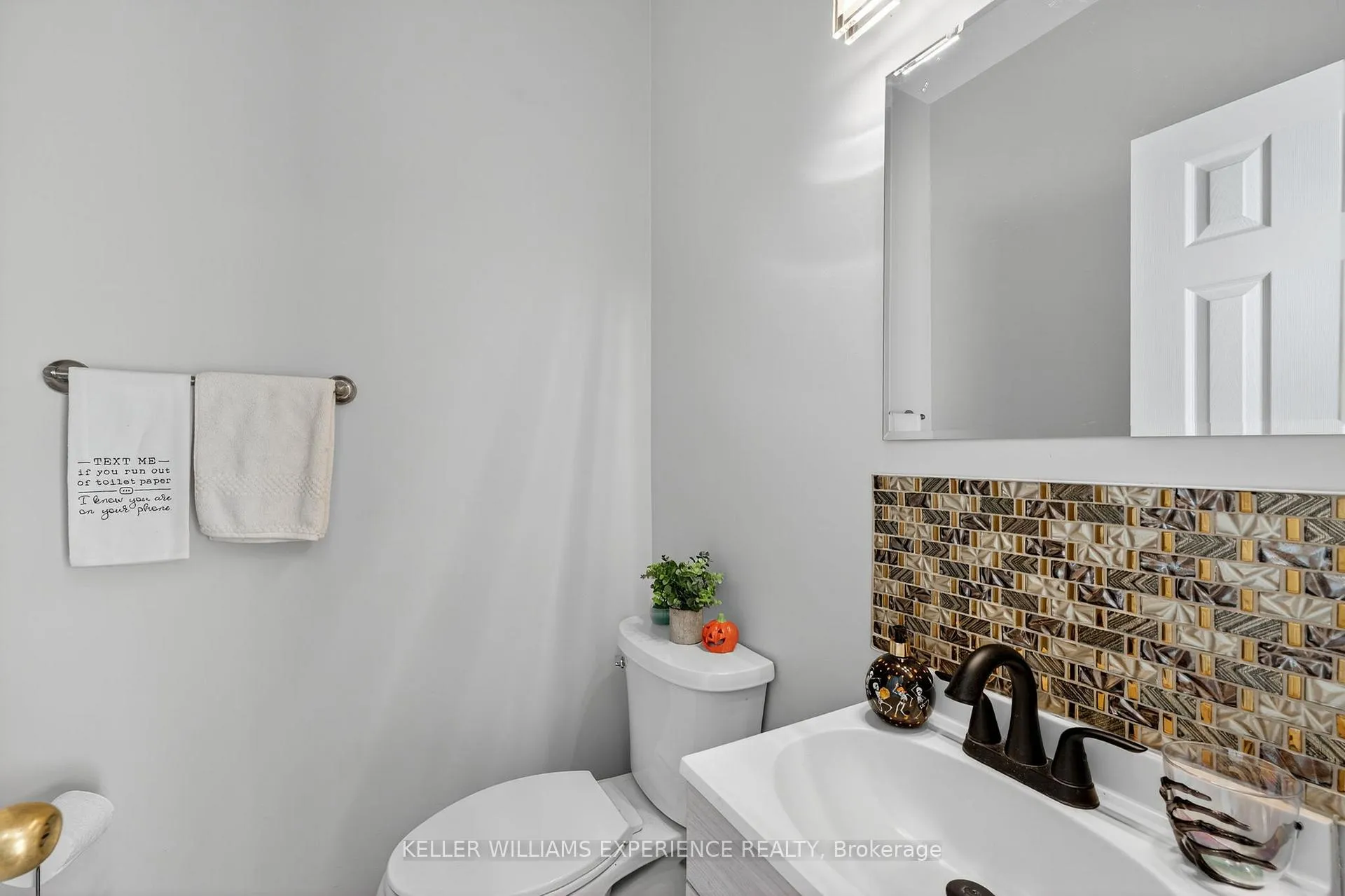 Photo 7 of 124 Tunbridge Road, Barrie, Georgian Drive — HOMEH