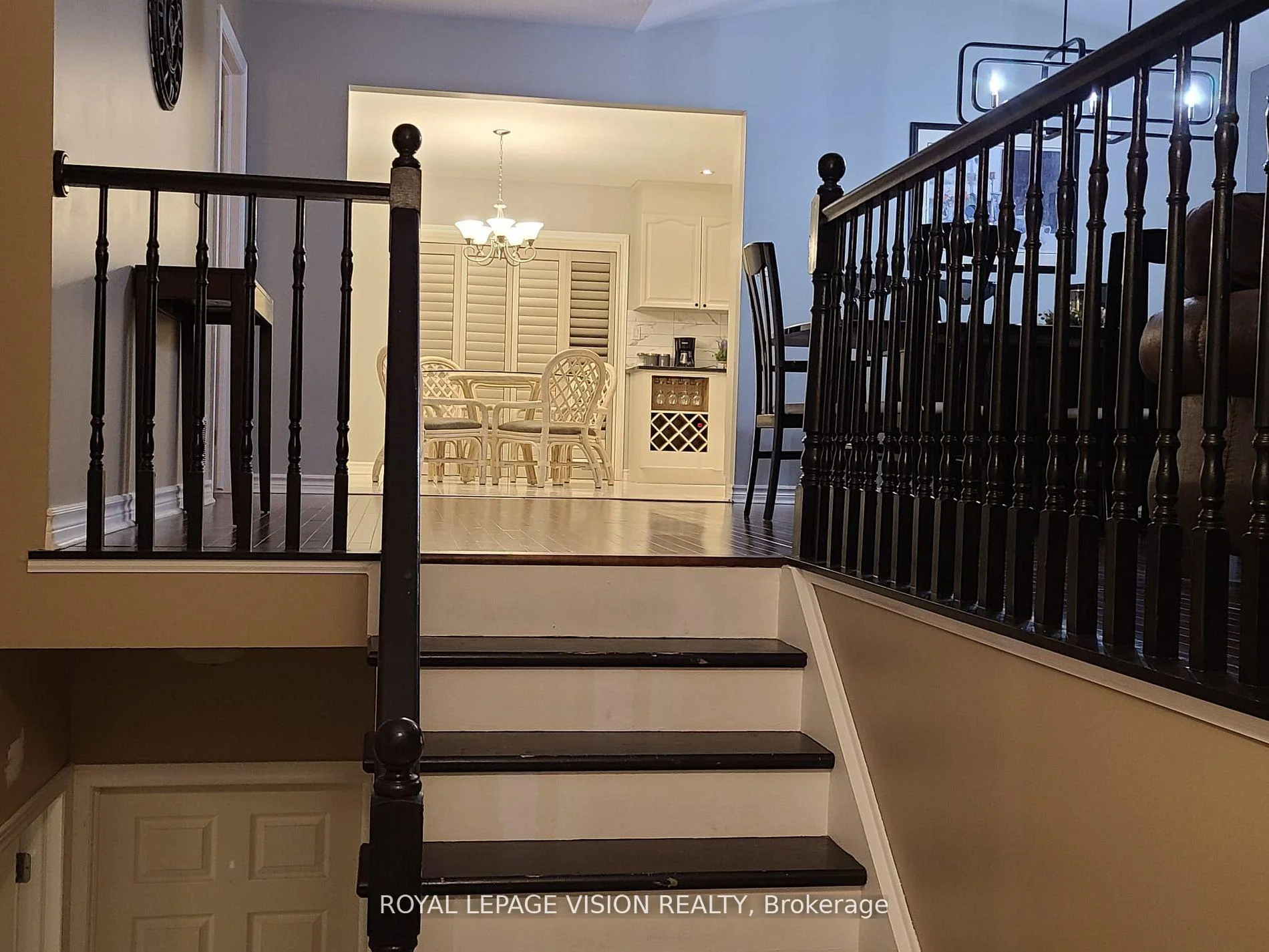 Photo 3 of Unit Main, 8001 Woodsview Crescent, Niagara Falls, Ascot — HOMEH