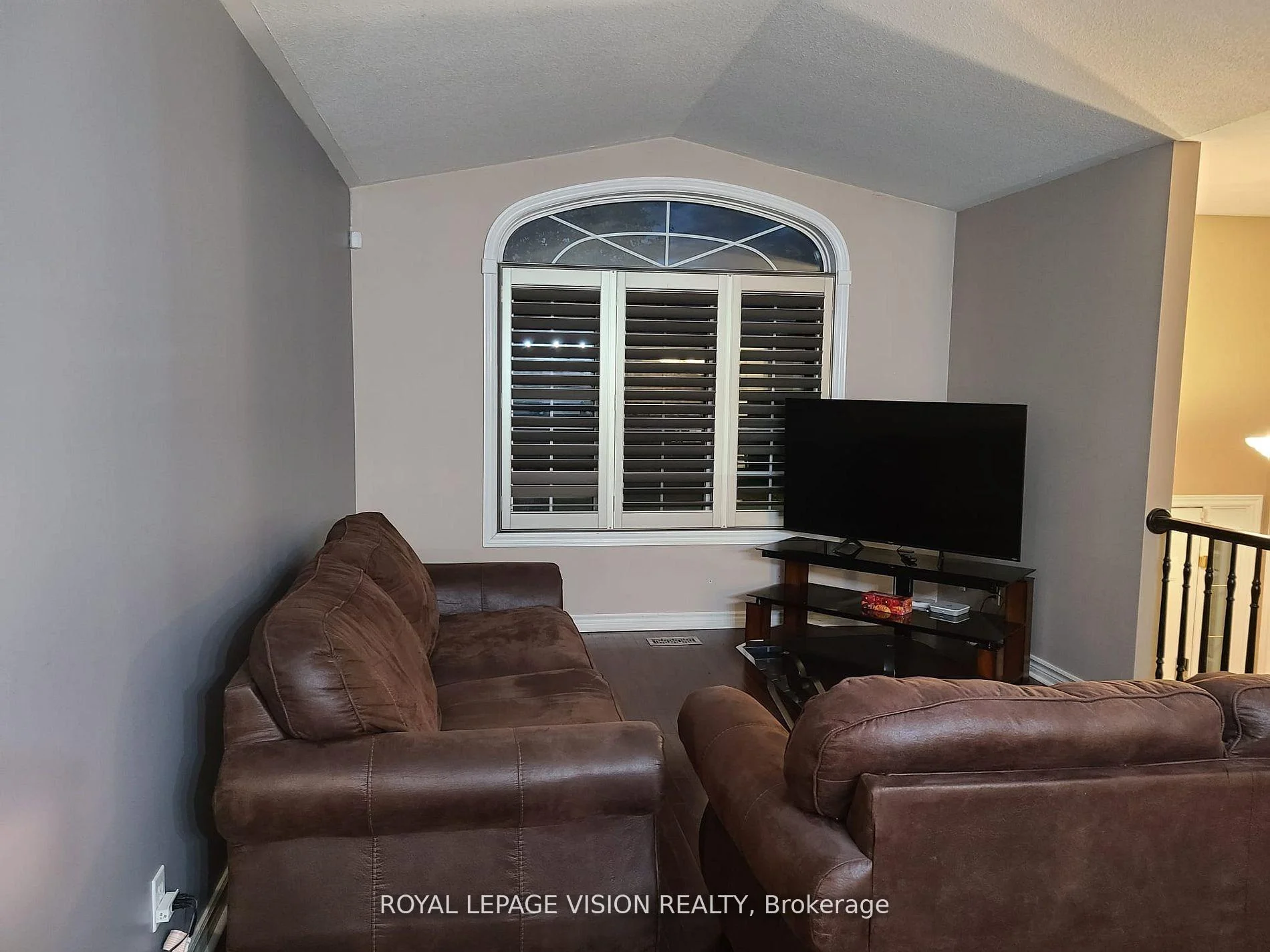 Photo 5 of Unit Main, 8001 Woodsview Crescent, Niagara Falls, Ascot — HOMEH