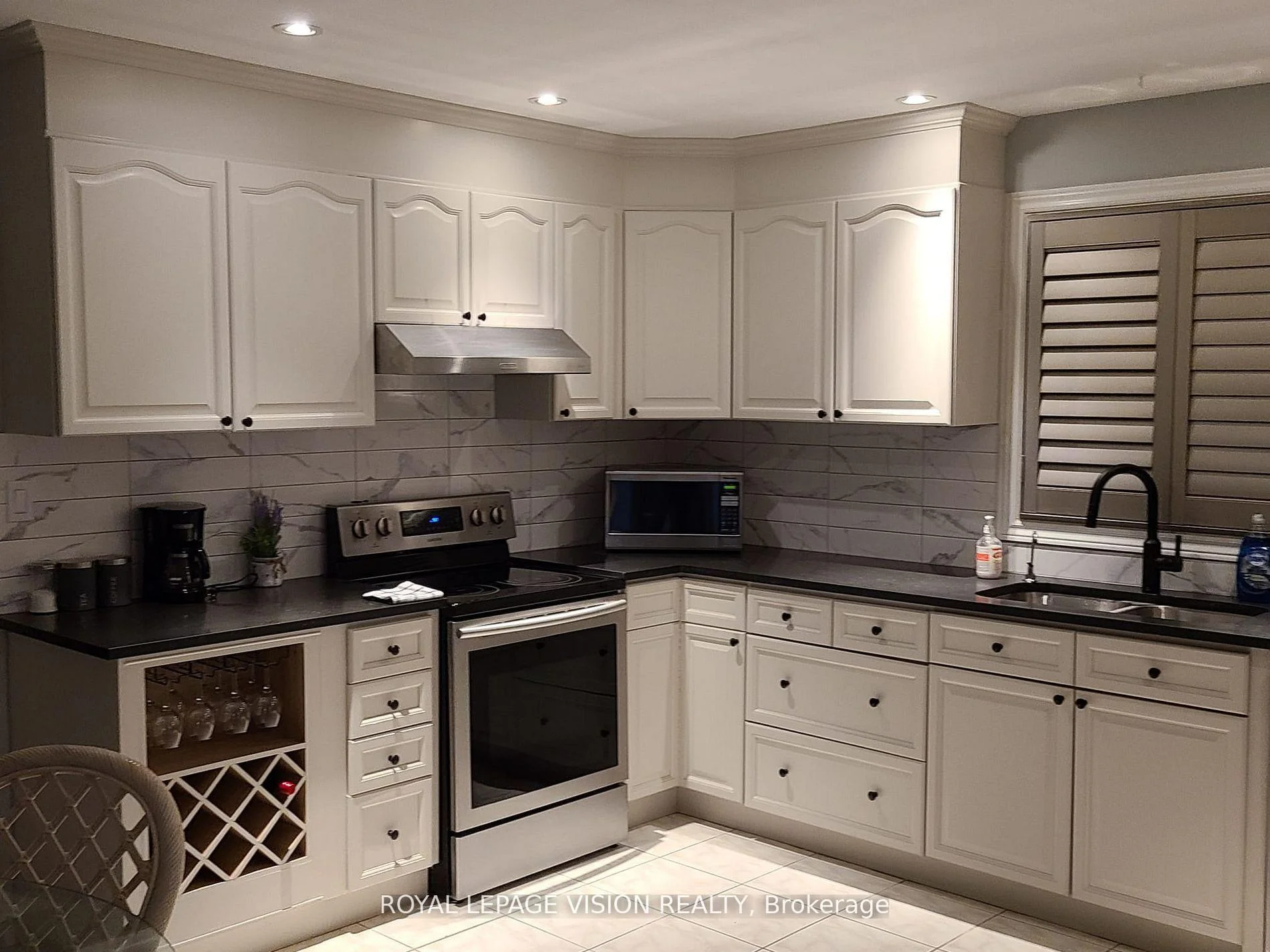 Photo 6 of Unit Main, 8001 Woodsview Crescent, Niagara Falls, Ascot — HOMEH