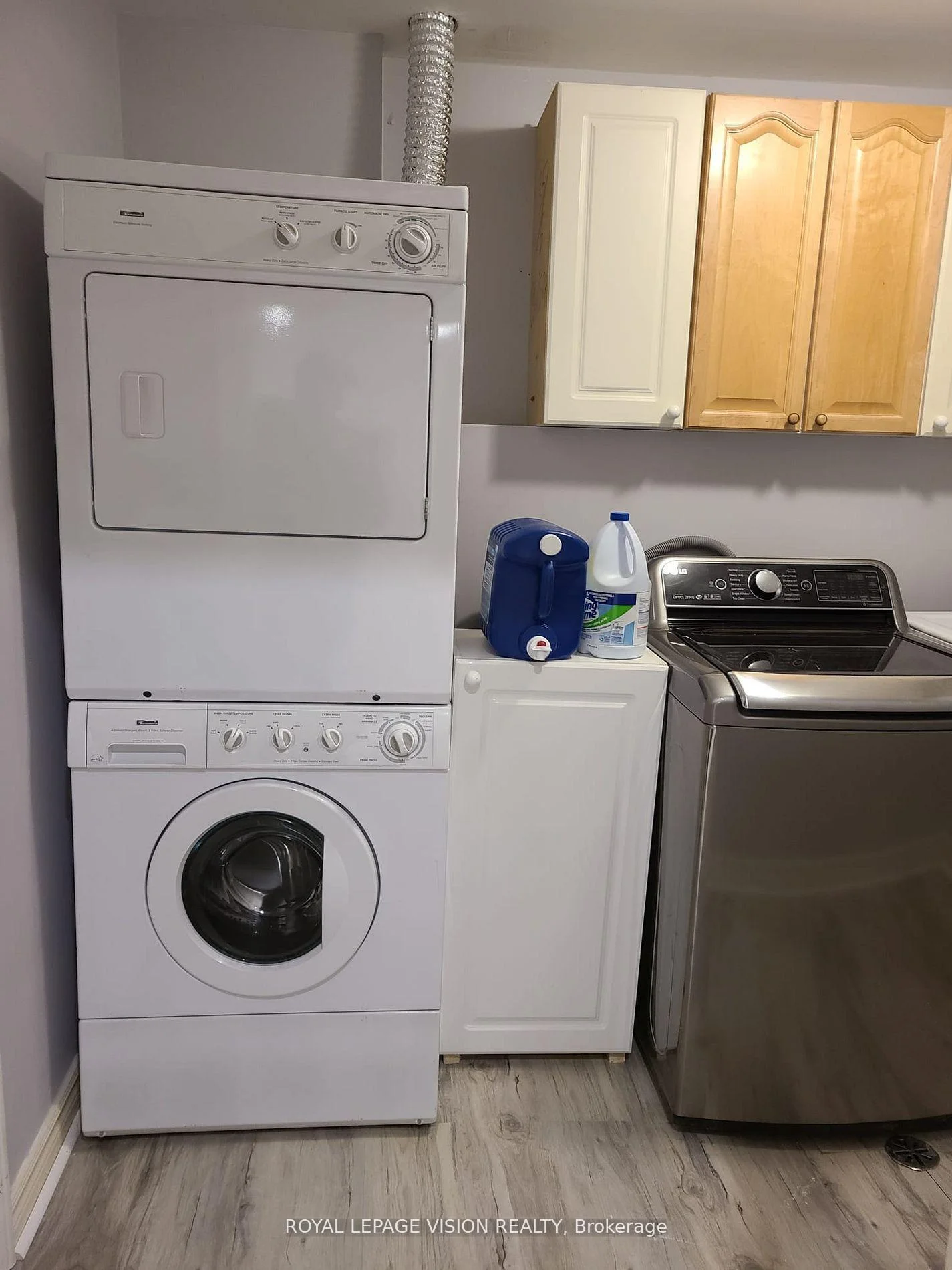 Photo 12 of Unit Main, 8001 Woodsview Crescent, Niagara Falls, Ascot — HOMEH