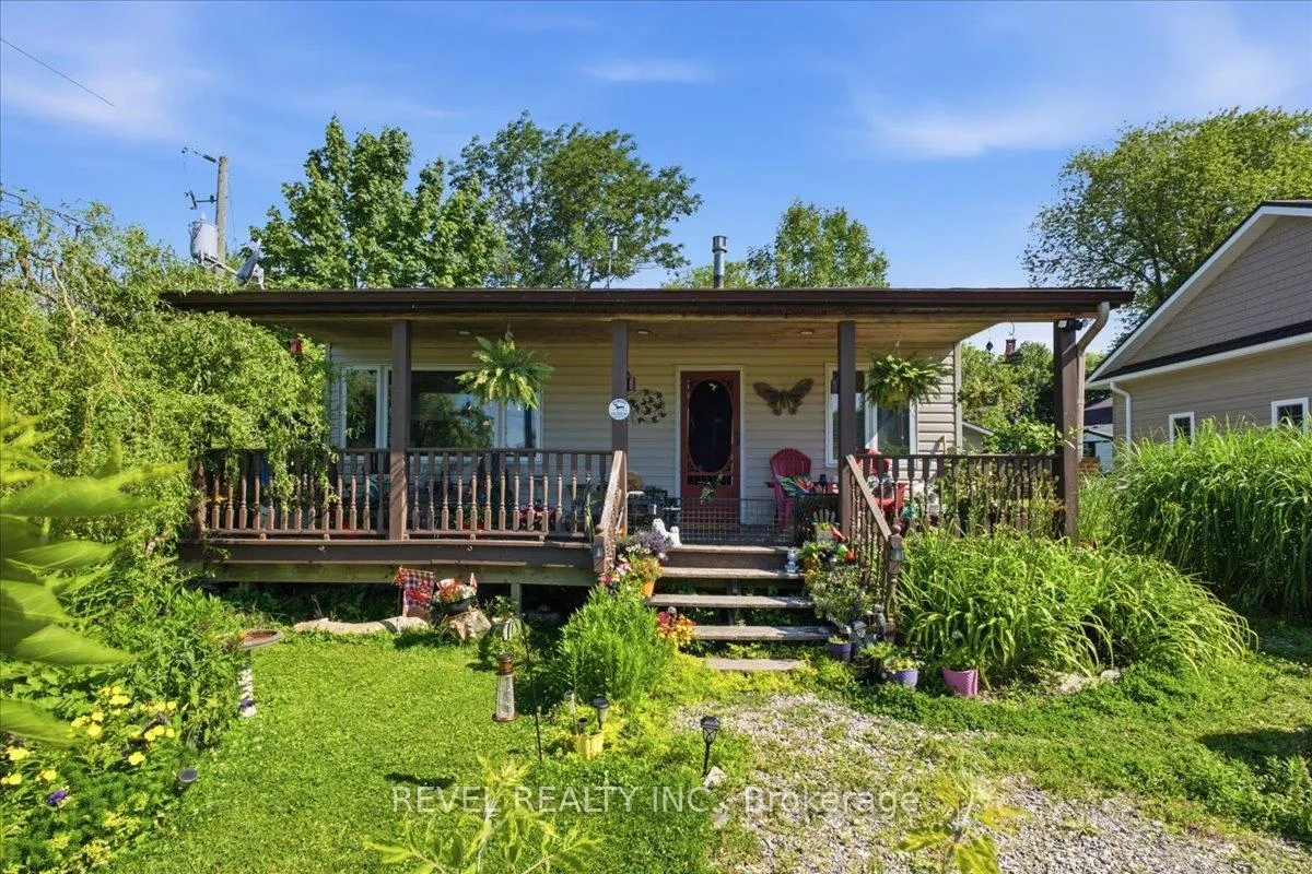Photo 2 of 13 Winger Drive, Haldimand — HOMEH