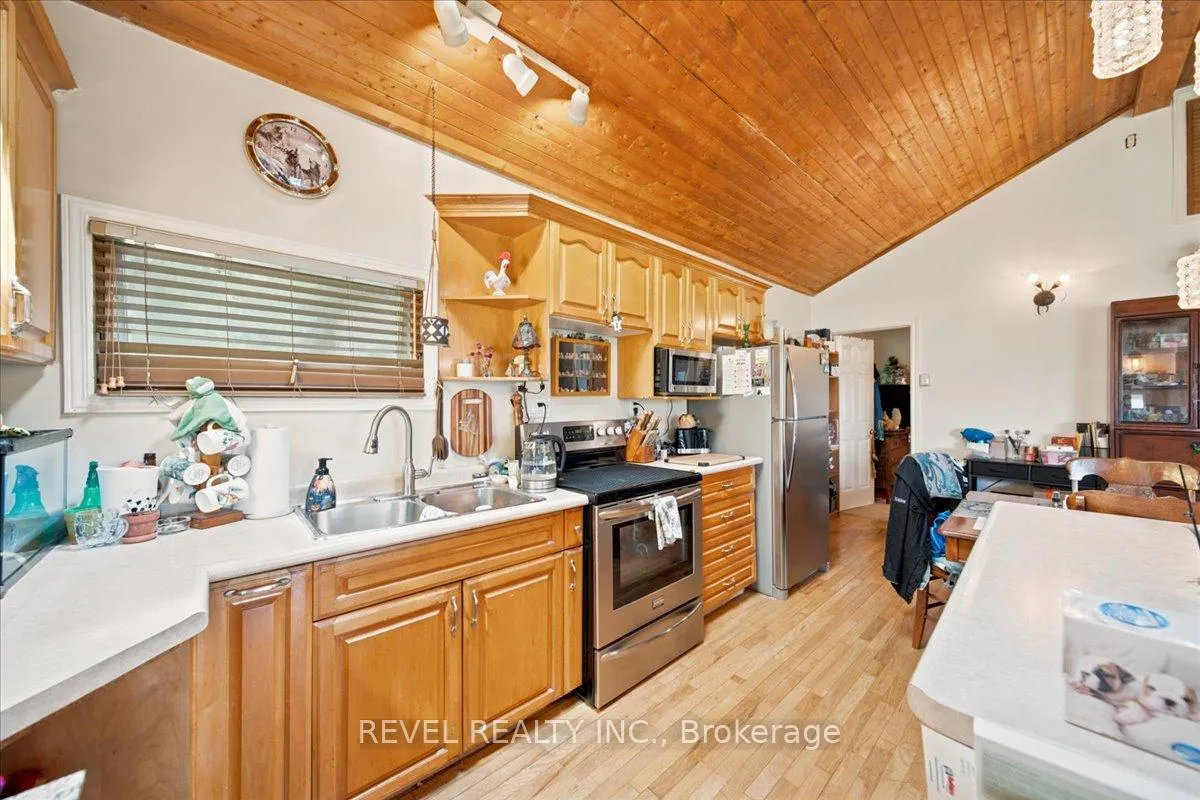 Photo 15 of 13 Winger Drive, Haldimand — HOMEH