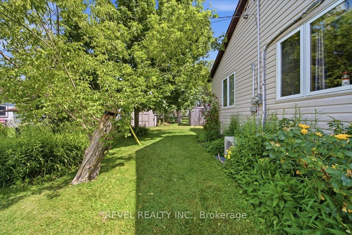 Photo 28 of 13 Winger Drive, Haldimand — HOMEH