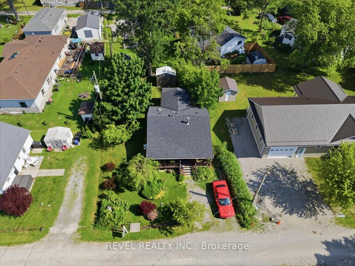 Photo 33 of 13 Winger Drive, Haldimand — HOMEH