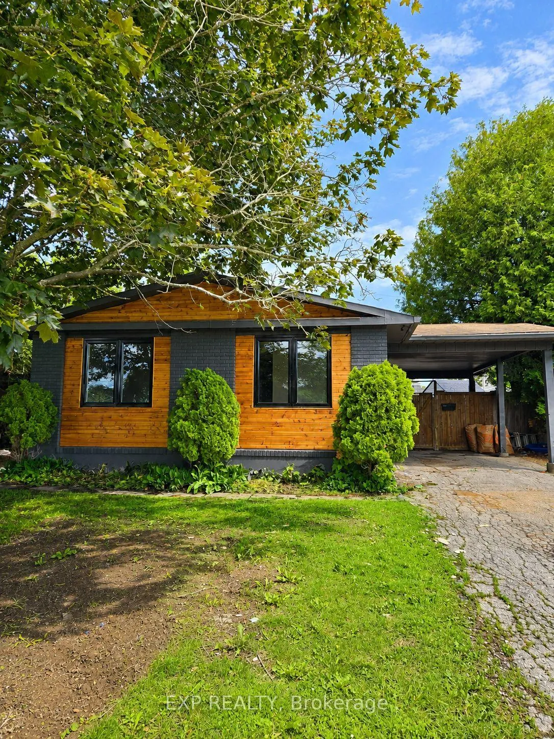 Front of Unit A, 428 Hatfield Crescent
