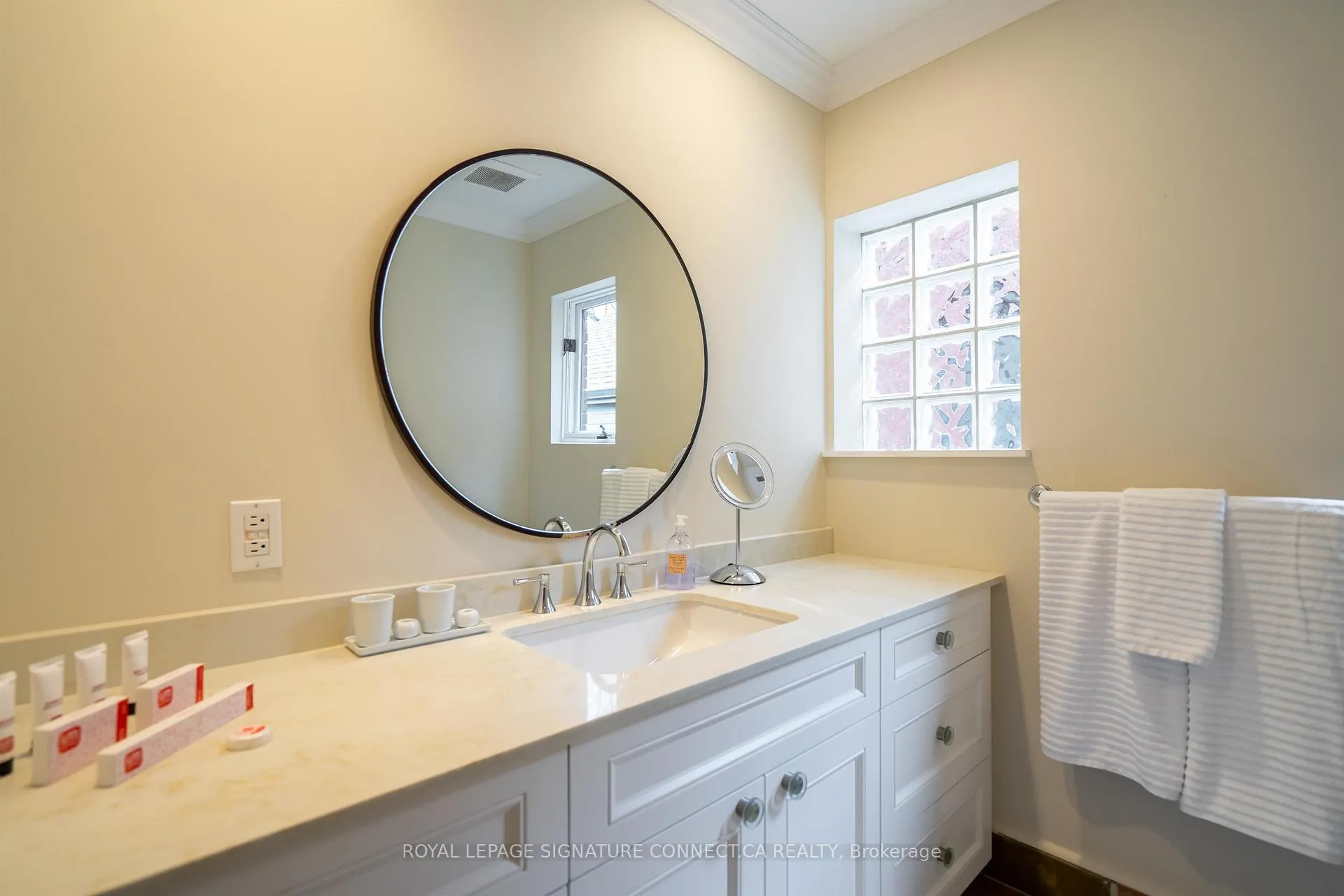 Photo 15 of 41 Palmerston Gardens, Toronto, The Annex — HOMEH