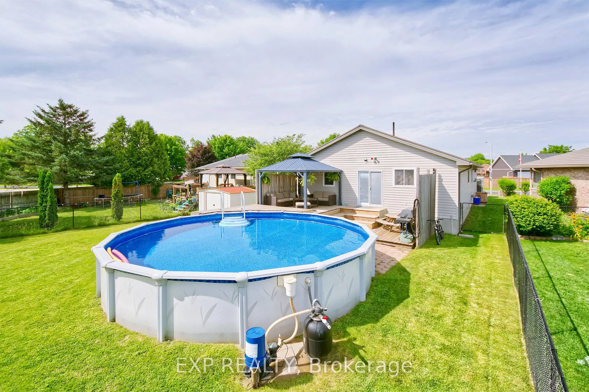 Photo 5 of 8 Rebecca Drive, Aylmer — HOMEH