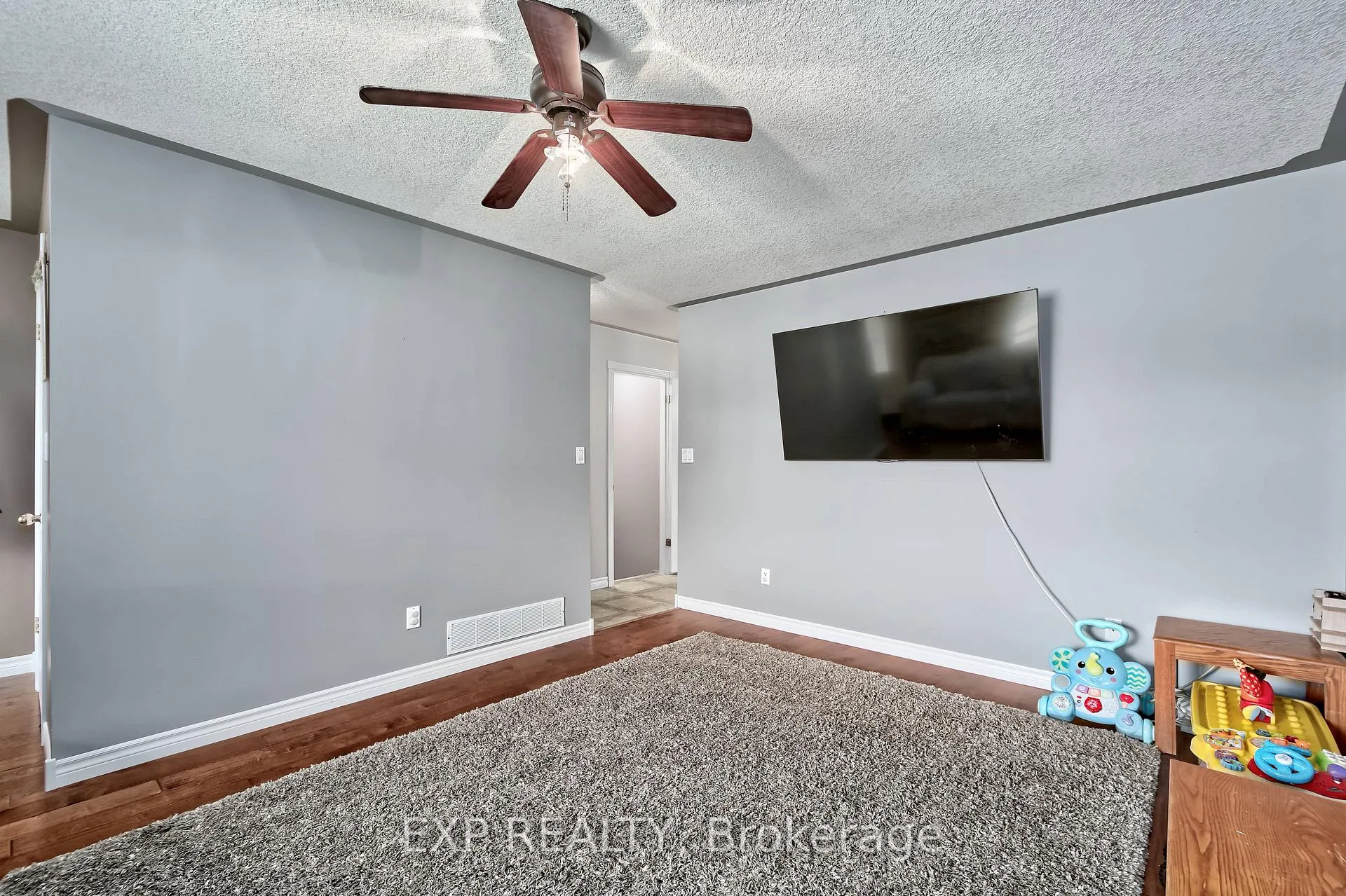 Photo 11 of 8 Rebecca Drive, Aylmer — HOMEH