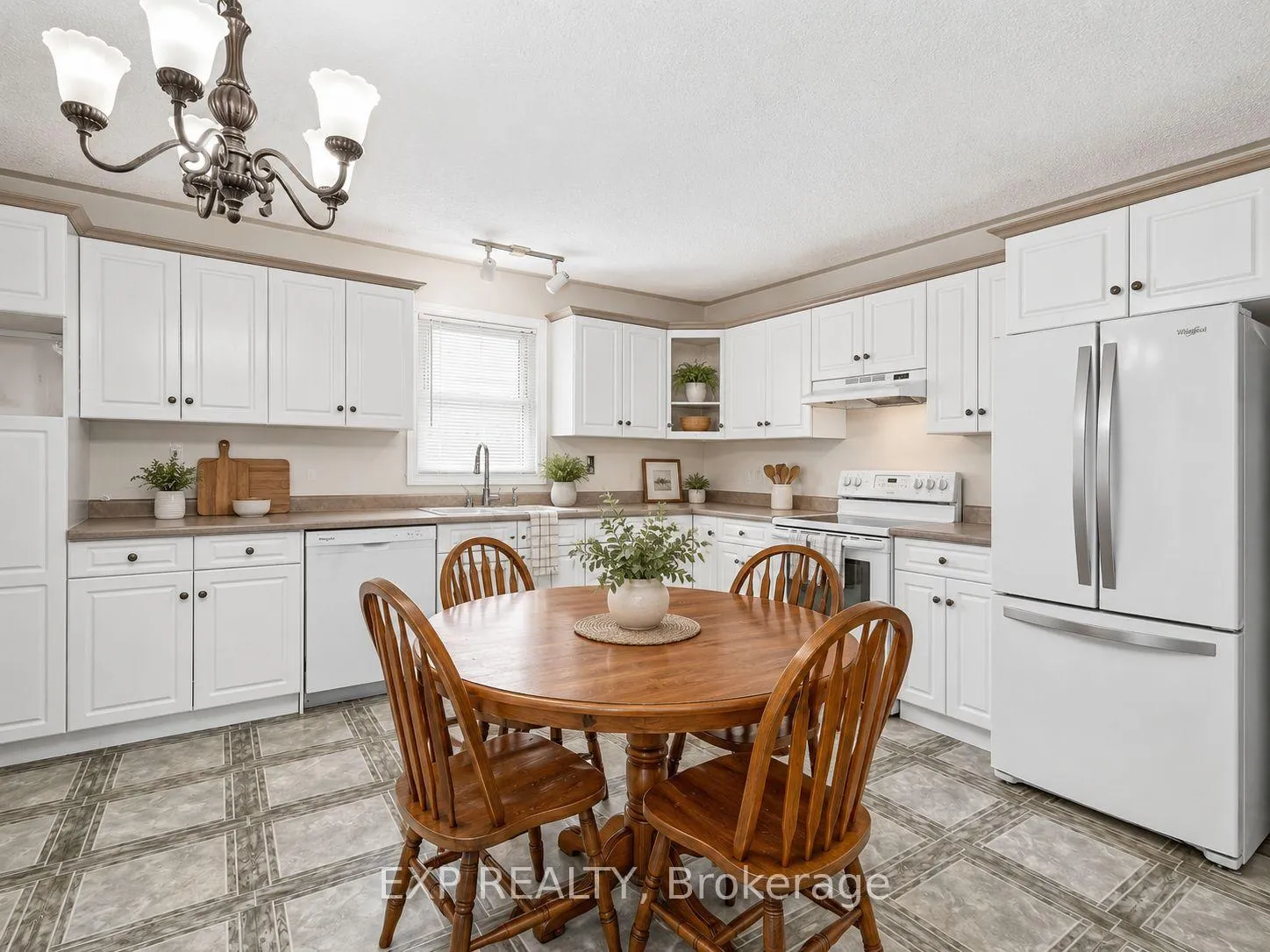 Photo 12 of 8 Rebecca Drive, Aylmer — HOMEH