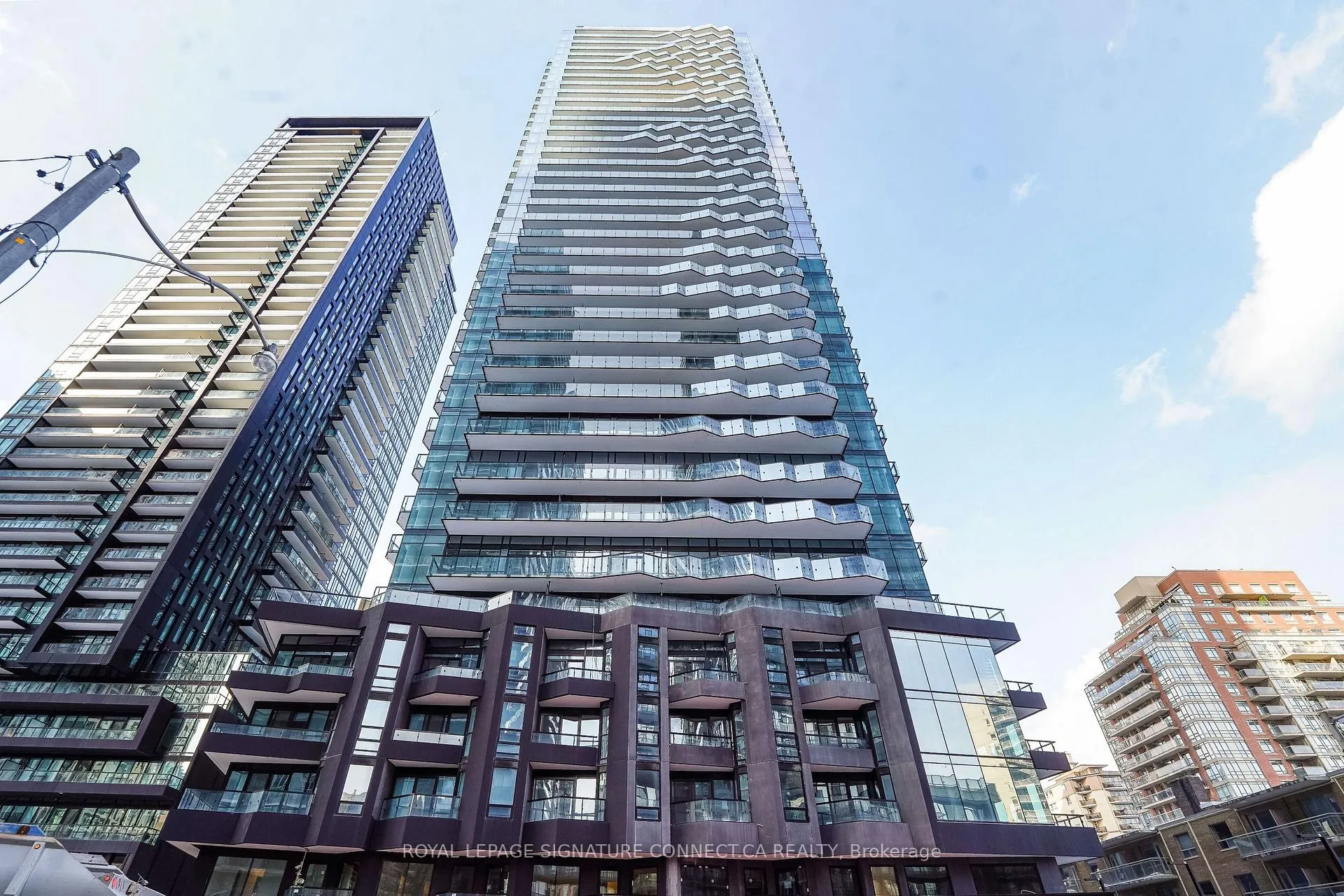 Photo 1 of Unit 415, 110 Broadway Avenue, Toronto, Mount Pleasant West — HOMEH
