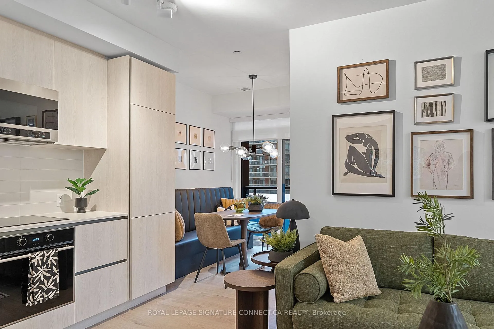 Photo 5 of Unit 415, 110 Broadway Avenue, Toronto, Mount Pleasant West — HOMEH