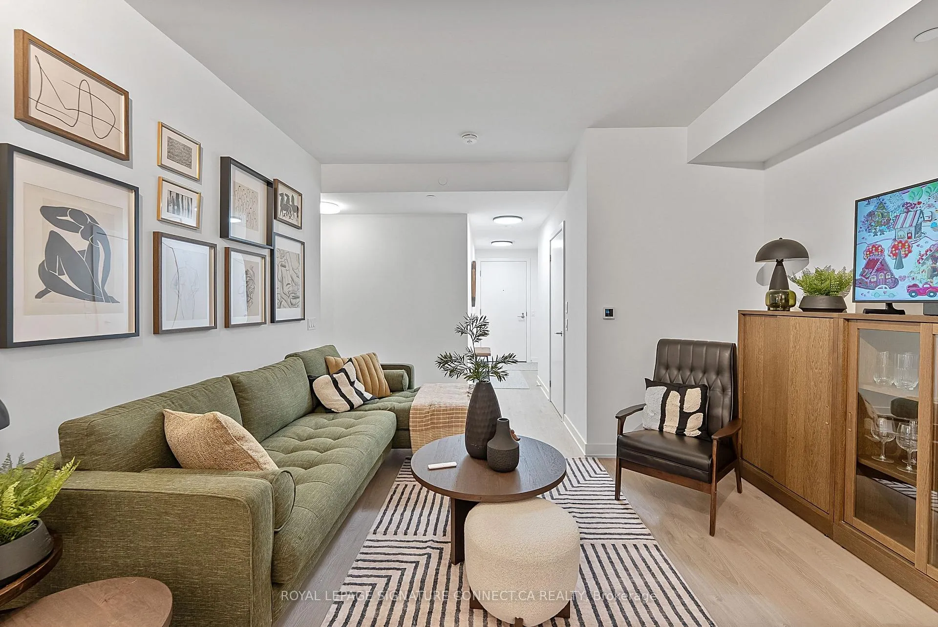 Photo 6 of Unit 415, 110 Broadway Avenue, Toronto, Mount Pleasant West — HOMEH