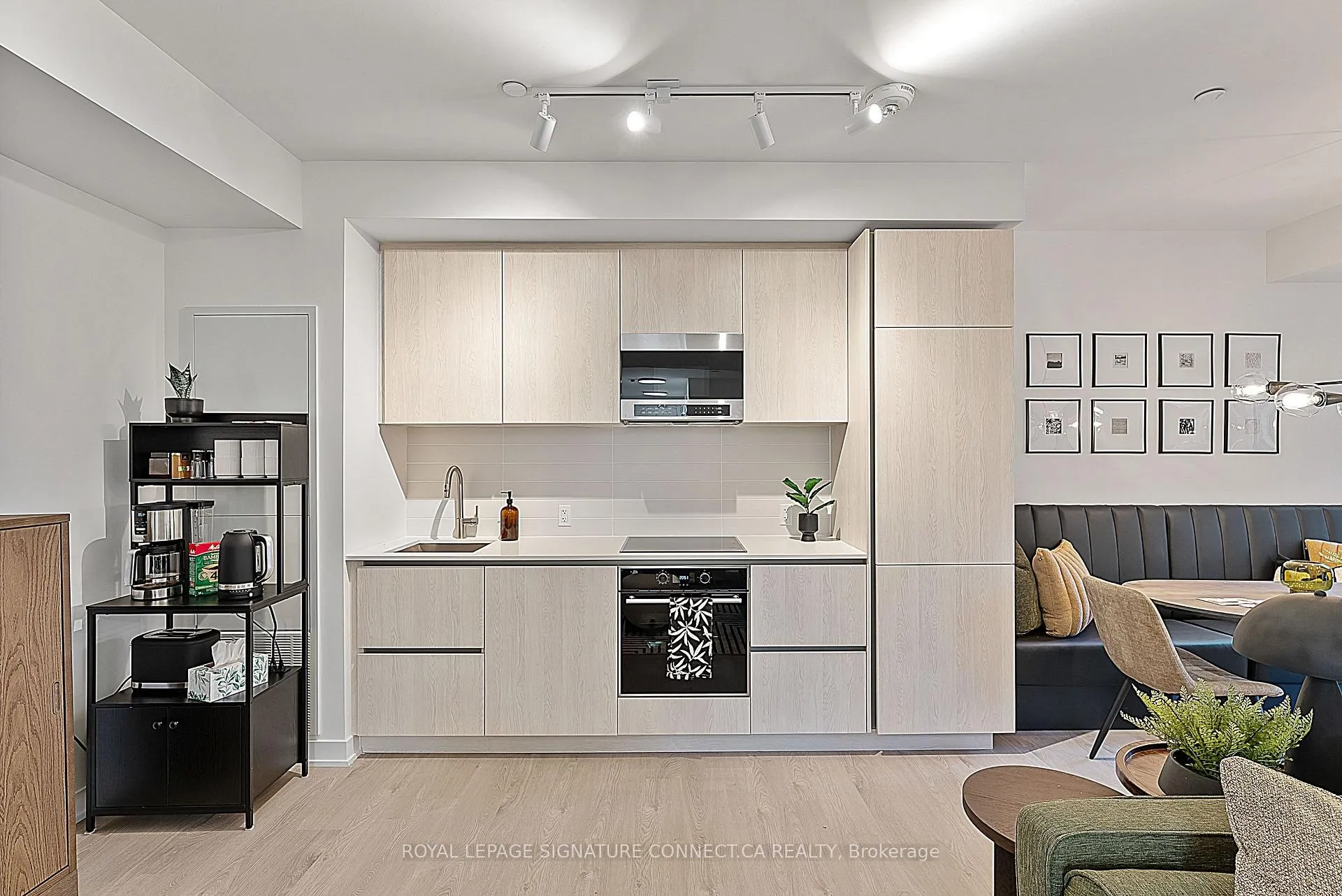 Photo 12 of Unit 415, 110 Broadway Avenue, Toronto, Mount Pleasant West — HOMEH