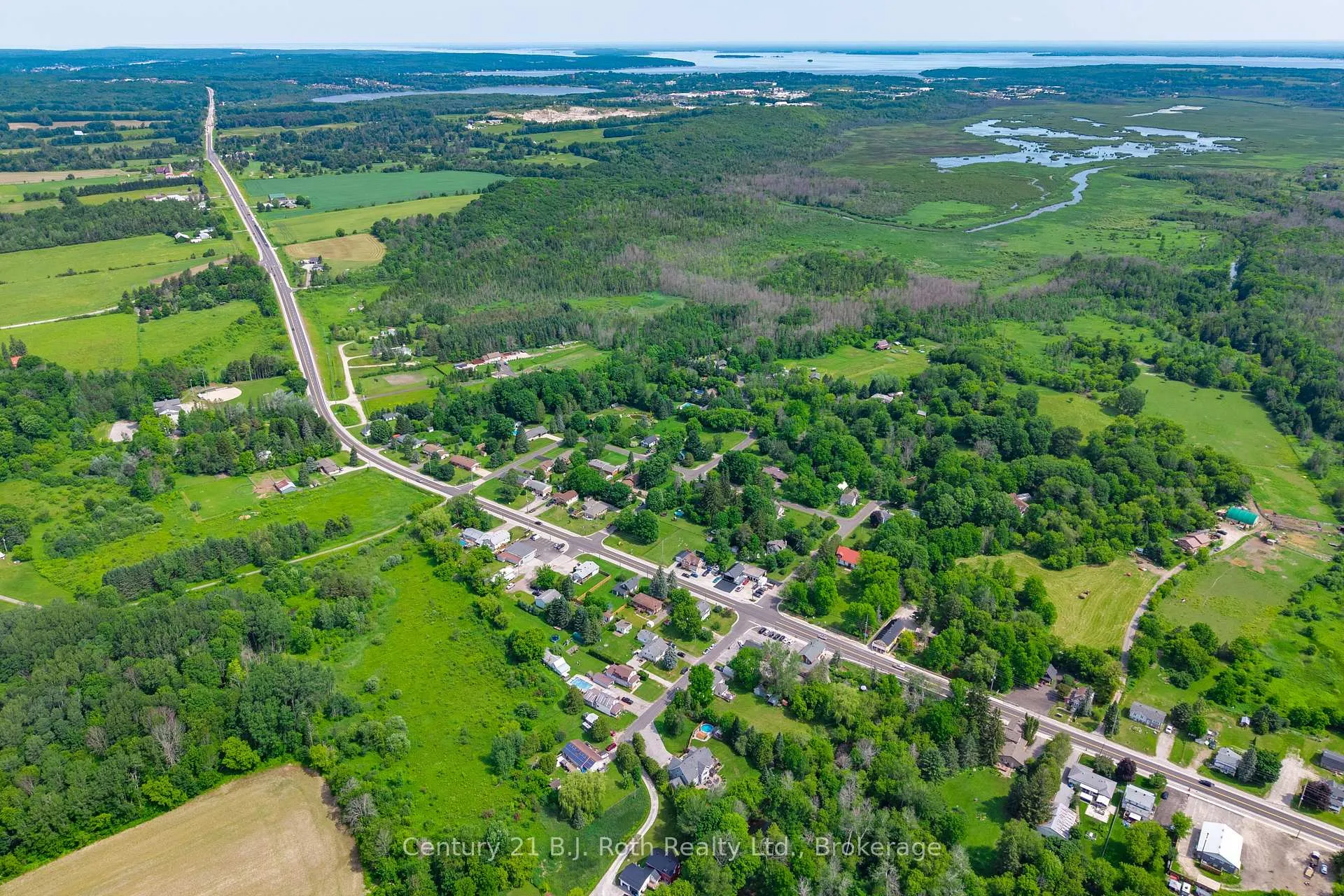 Photo 33 of 8240 93 Highway, Tiny, Wyebridge — HOMEH