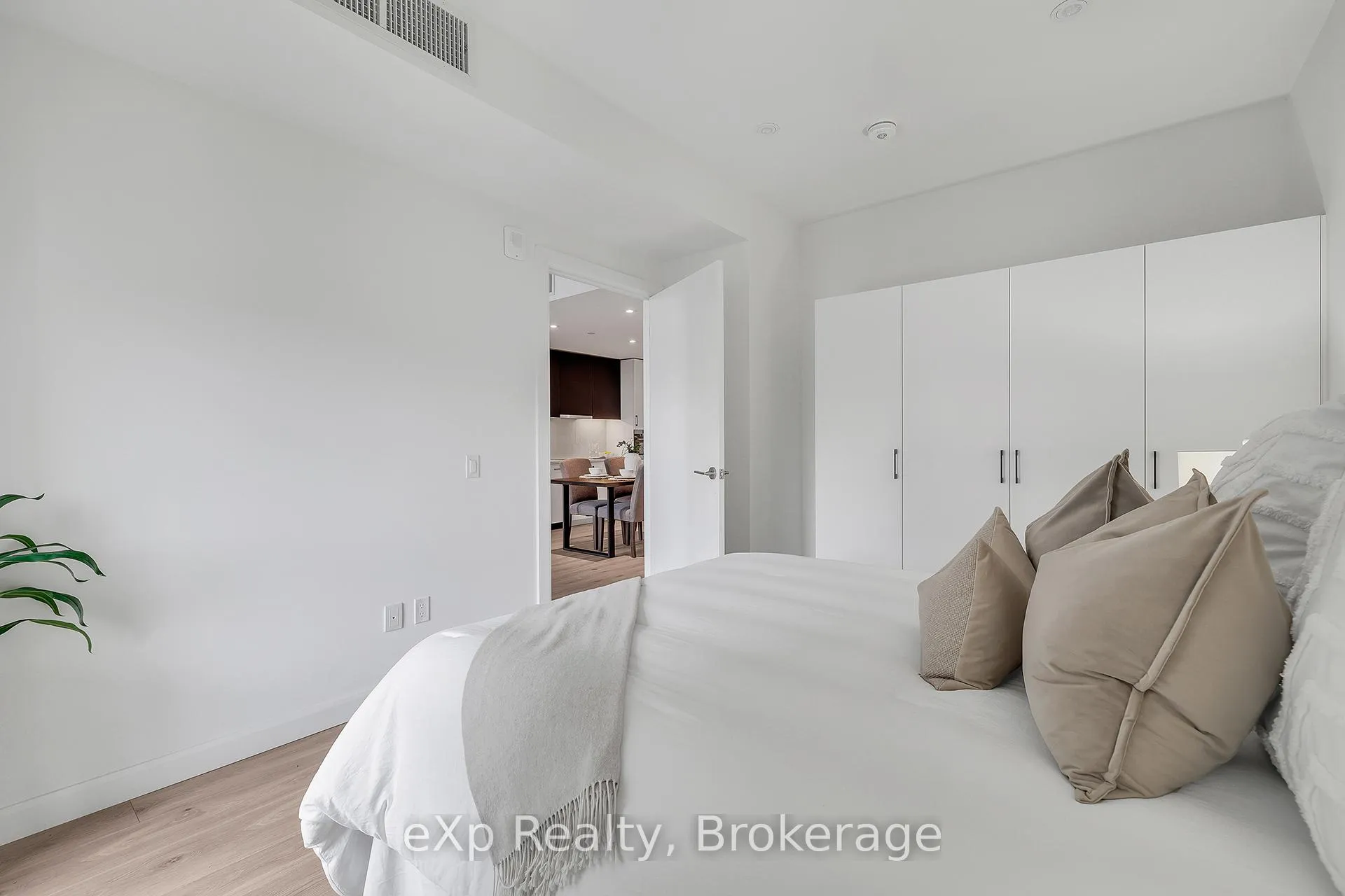 Photo 11 of Unit 306, 741 King Street W, Kitchener, KW Hospital — HOMEH