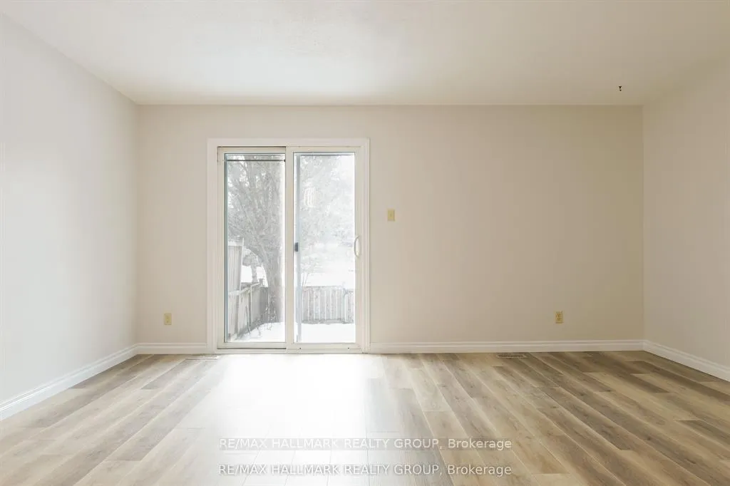 Photo 6 of Unit 122, 2624 Pimlico Crescent, Ottawa, Emerald Woods/Sawmill Creek — HOMEH