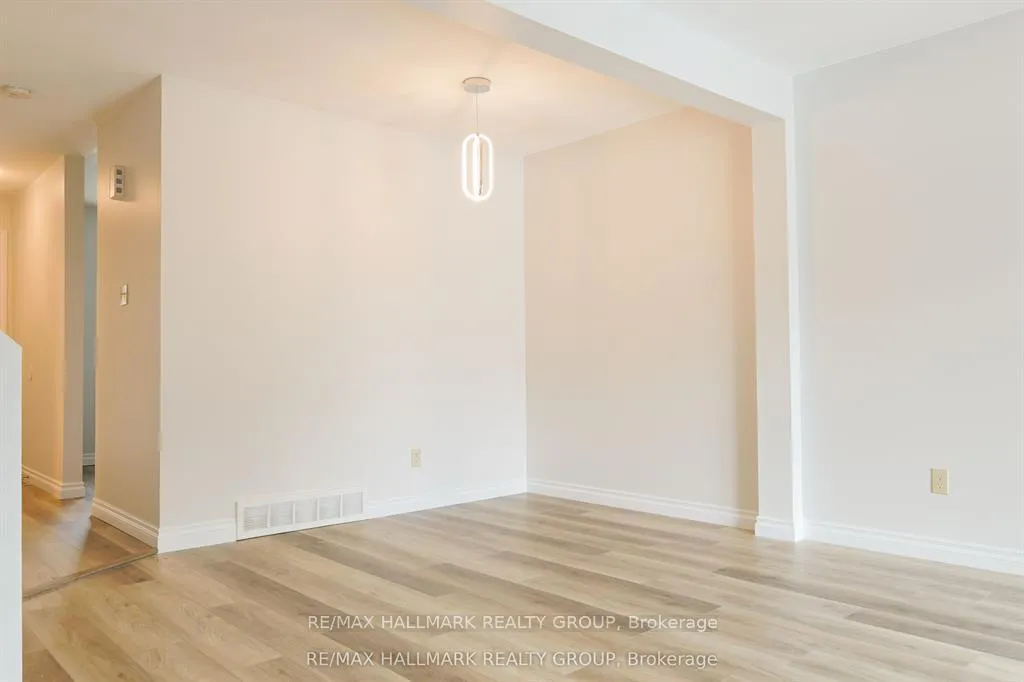 Photo 8 of Unit 122, 2624 Pimlico Crescent, Ottawa, Emerald Woods/Sawmill Creek — HOMEH