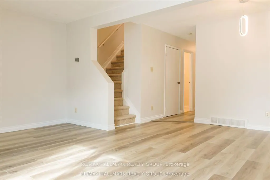 Photo 9 of Unit 122, 2624 Pimlico Crescent, Ottawa, Emerald Woods/Sawmill Creek — HOMEH