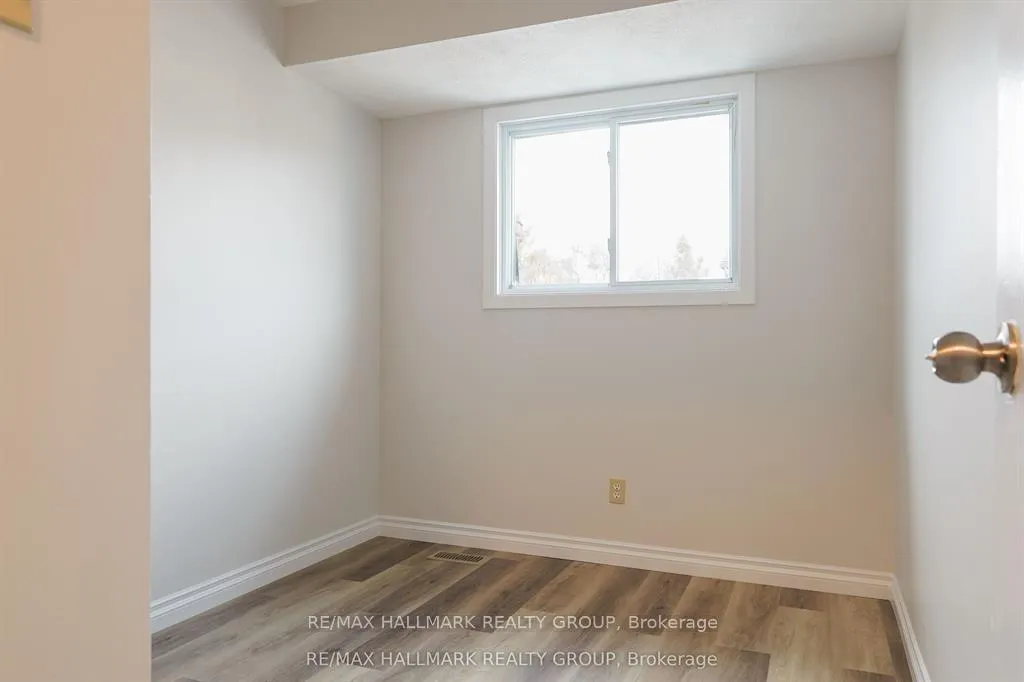 Photo 12 of Unit 122, 2624 Pimlico Crescent, Ottawa, Emerald Woods/Sawmill Creek — HOMEH
