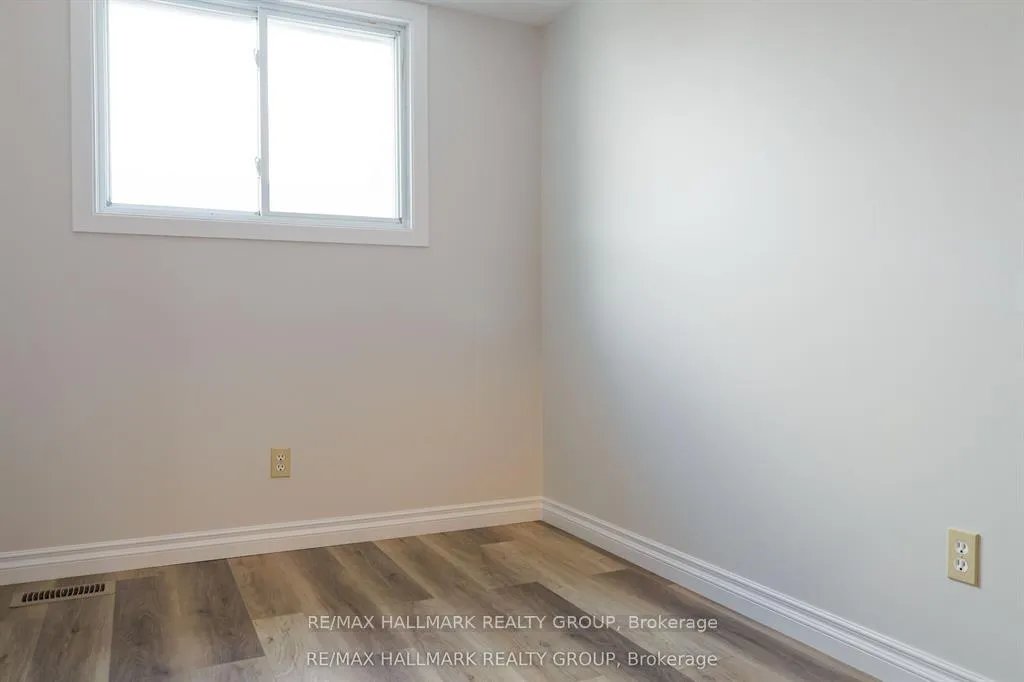 Photo 13 of Unit 122, 2624 Pimlico Crescent, Ottawa, Emerald Woods/Sawmill Creek — HOMEH