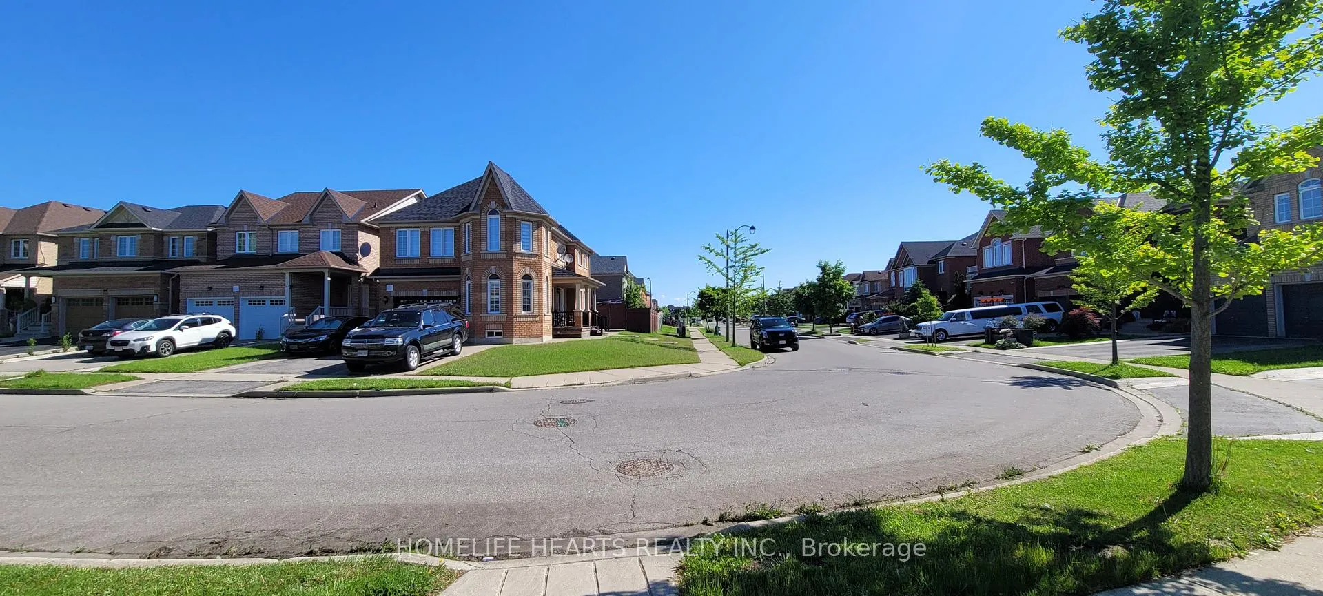Photo 2 of 43 Turquoise Crescent, Brampton, Bram East — HOMEH