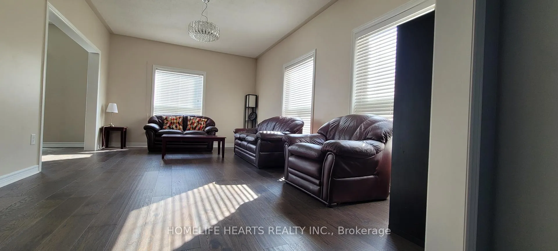 Photo 5 of 43 Turquoise Crescent, Brampton, Bram East — HOMEH