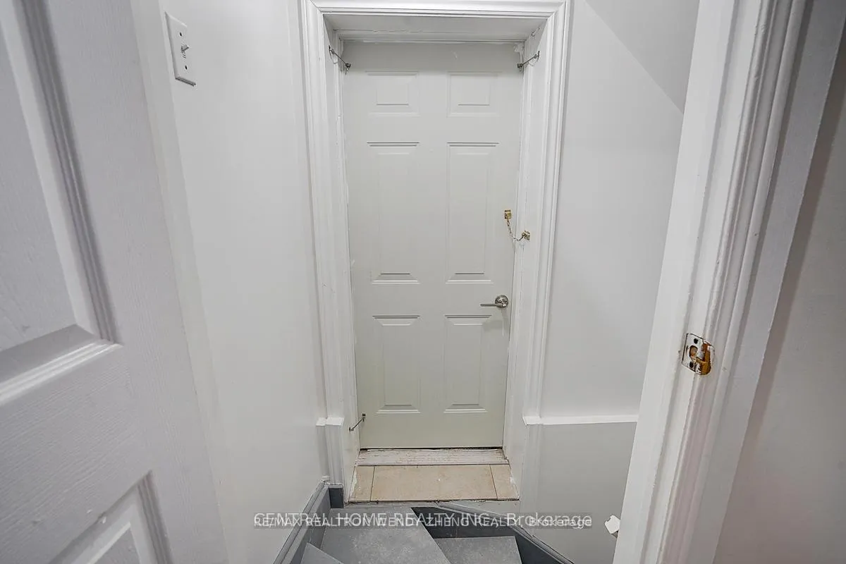 Photo 4 of Unit Bsmt, 47 Stella Drive, Markham, Middlefield — HOMEH