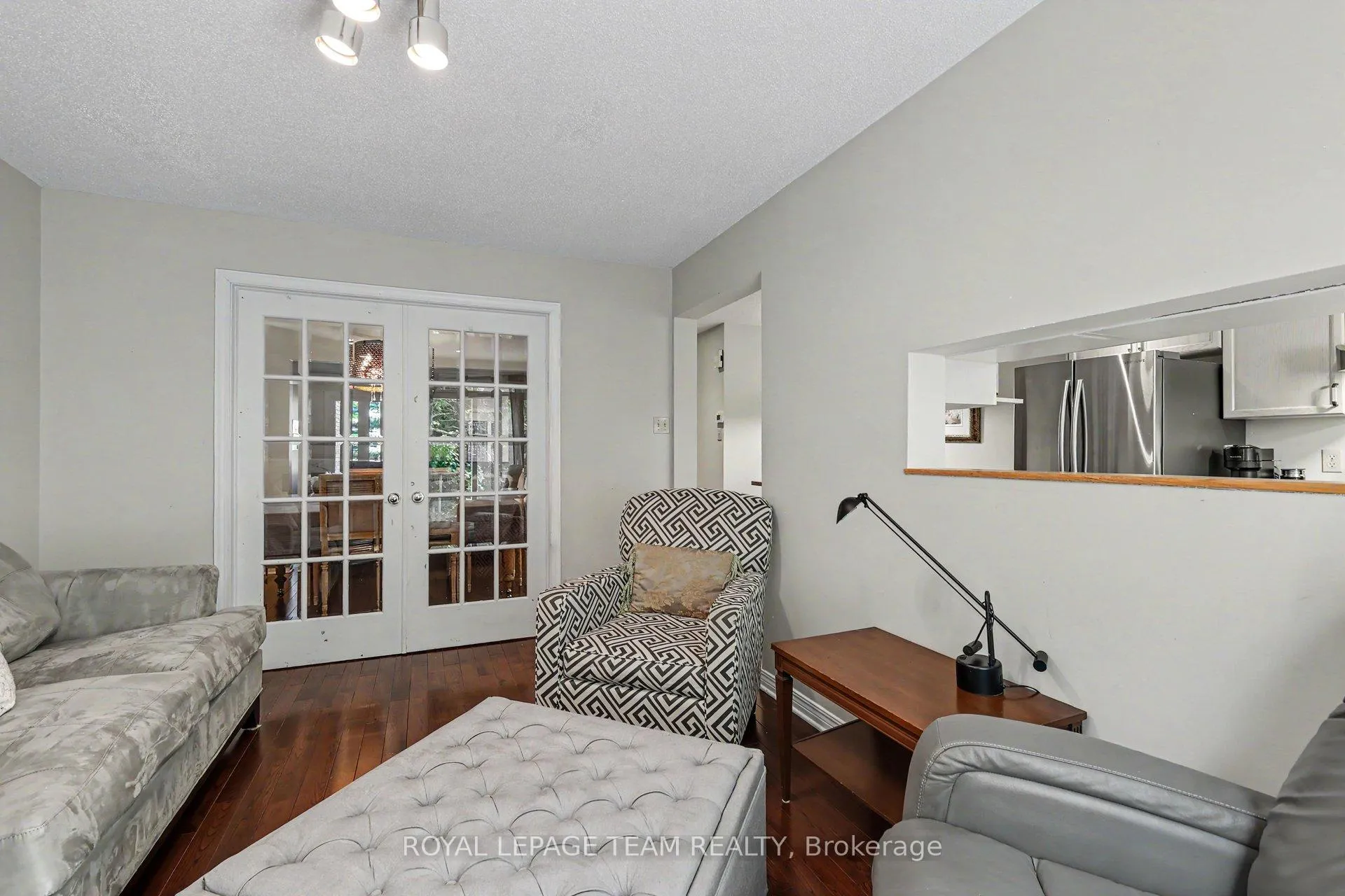 Photo 8 of 86 Winnegreen Court, Ottawa, Hunt Club Park — HOMEH