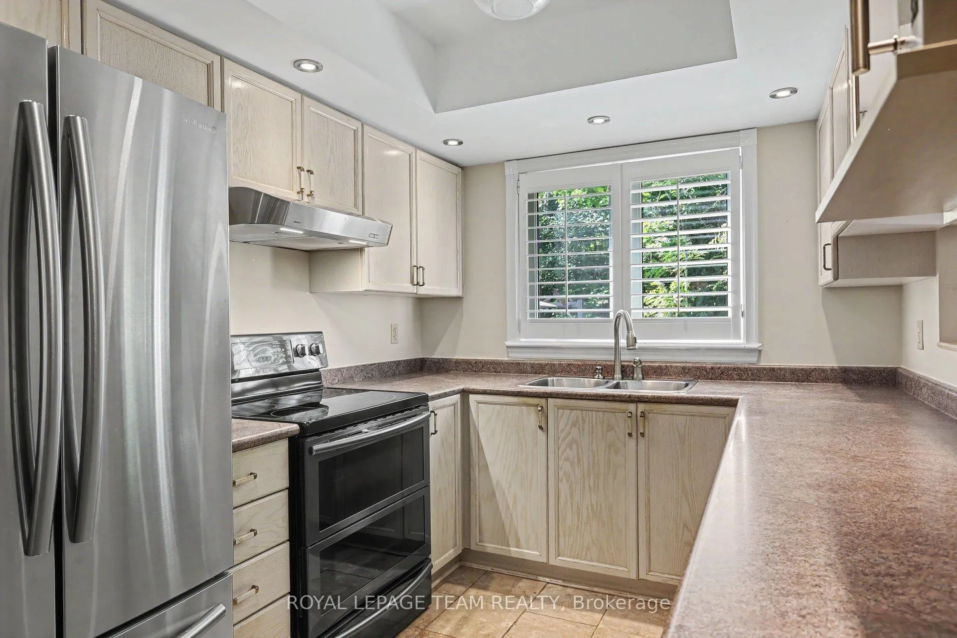 Photo 14 of 86 Winnegreen Court, Ottawa, Hunt Club Park — HOMEH