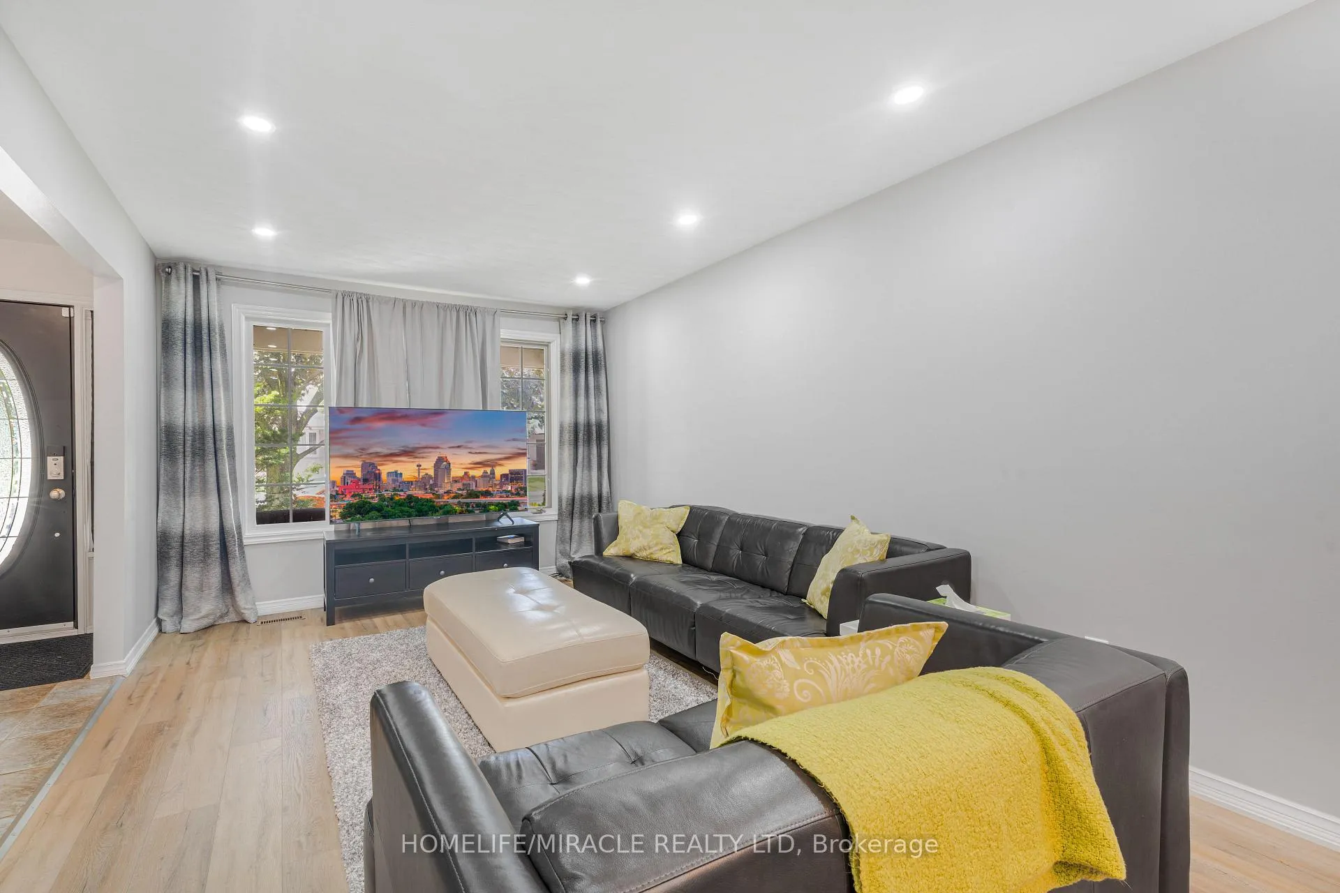 Photo 13 of 23 Millpond Place, Hamilton, Randall — HOMEH