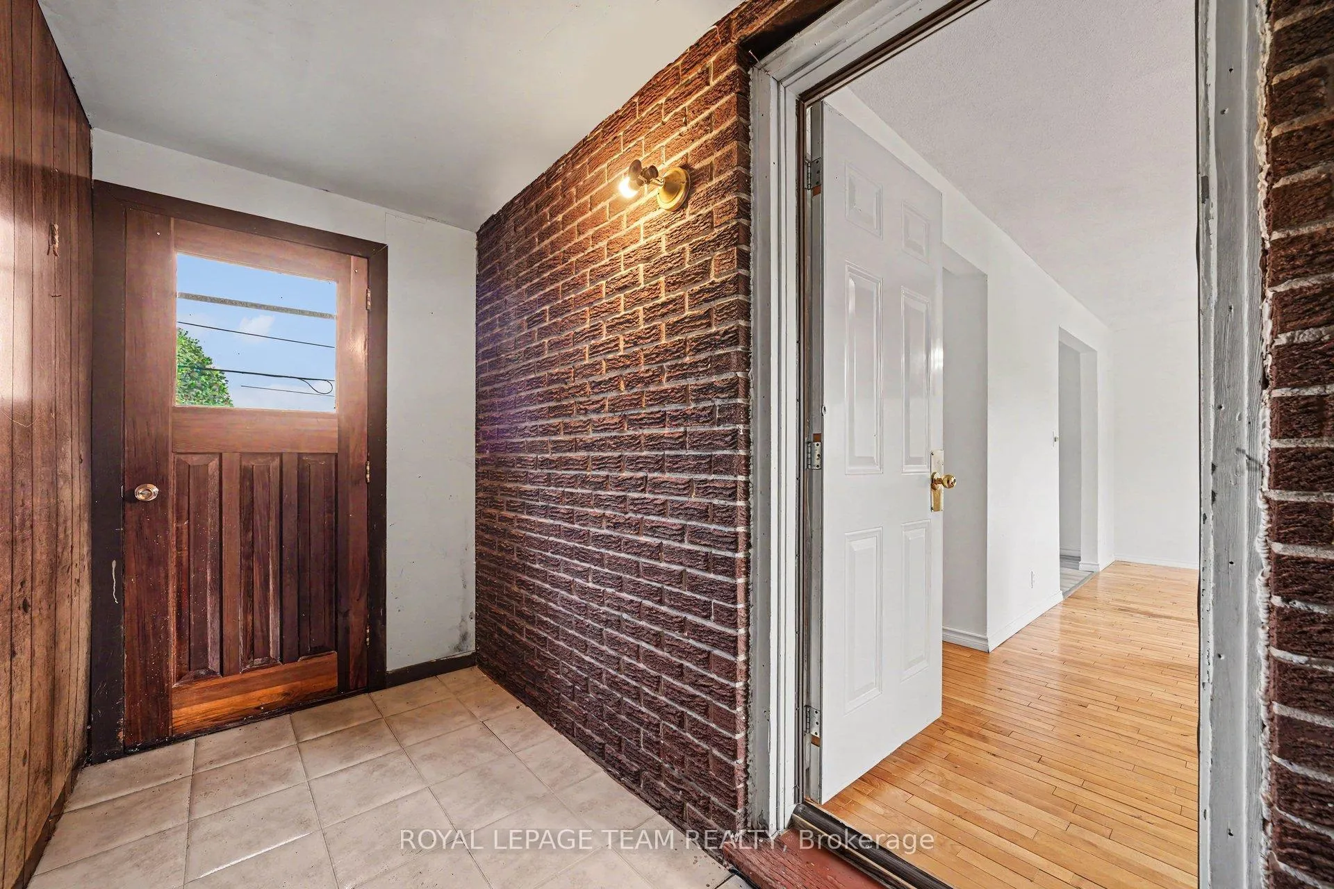 Photo 6 of 129 Christopher Hamilton Street, Ottawa, Richmond — HOMEH