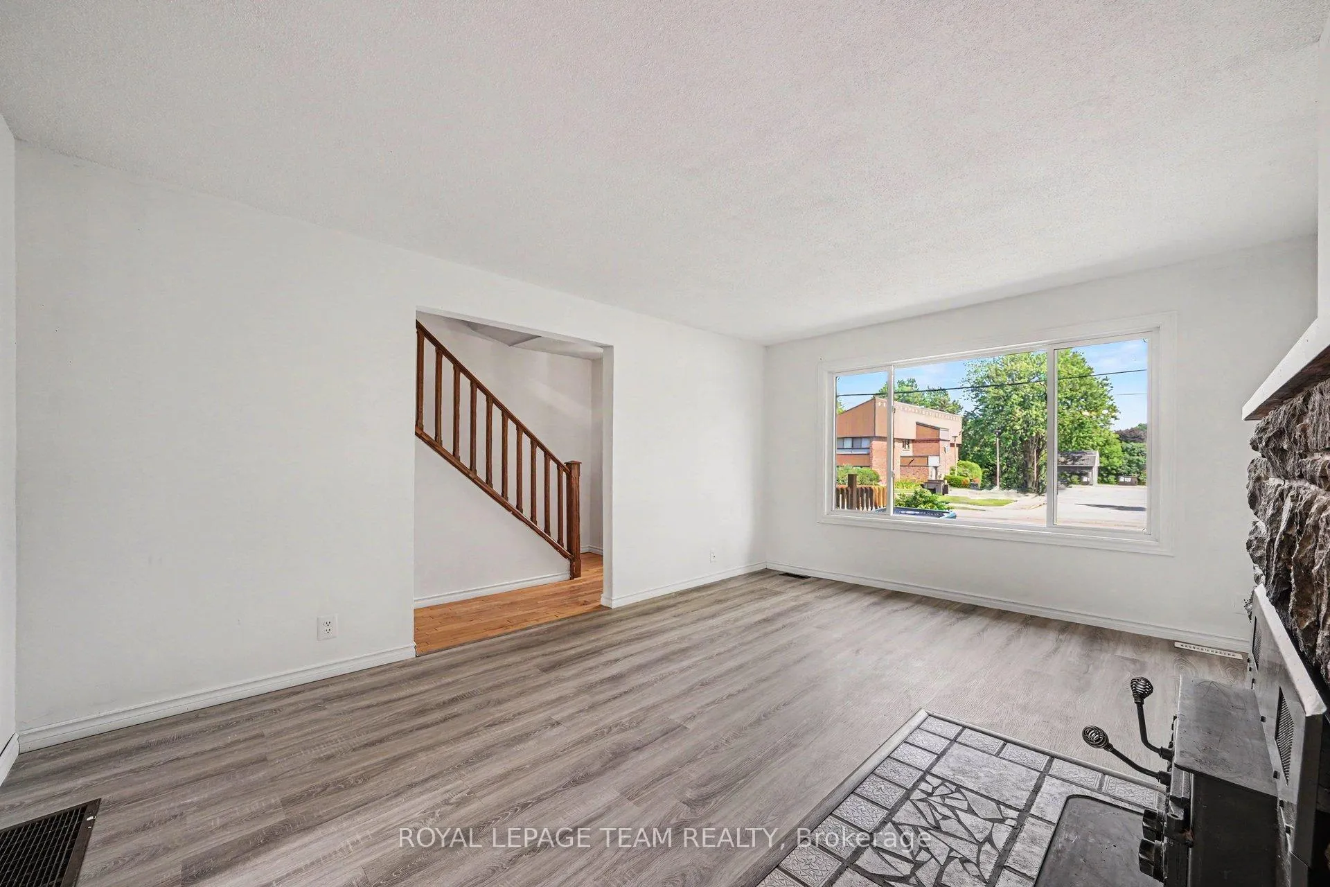 Photo 7 of 129 Christopher Hamilton Street, Ottawa, Richmond — HOMEH