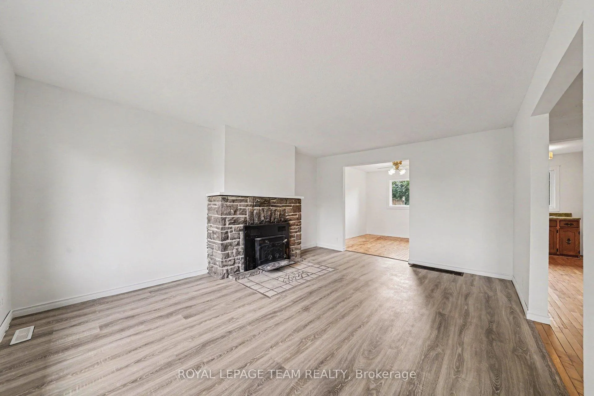 Photo 9 of 129 Christopher Hamilton Street, Ottawa, Richmond — HOMEH