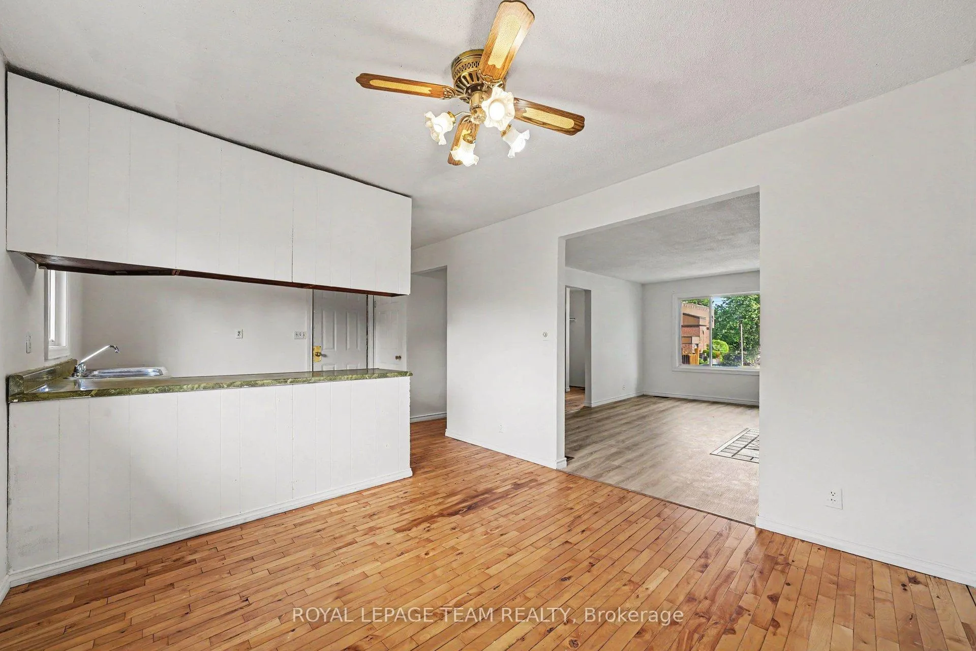Photo 13 of 129 Christopher Hamilton Street, Ottawa, Richmond — HOMEH