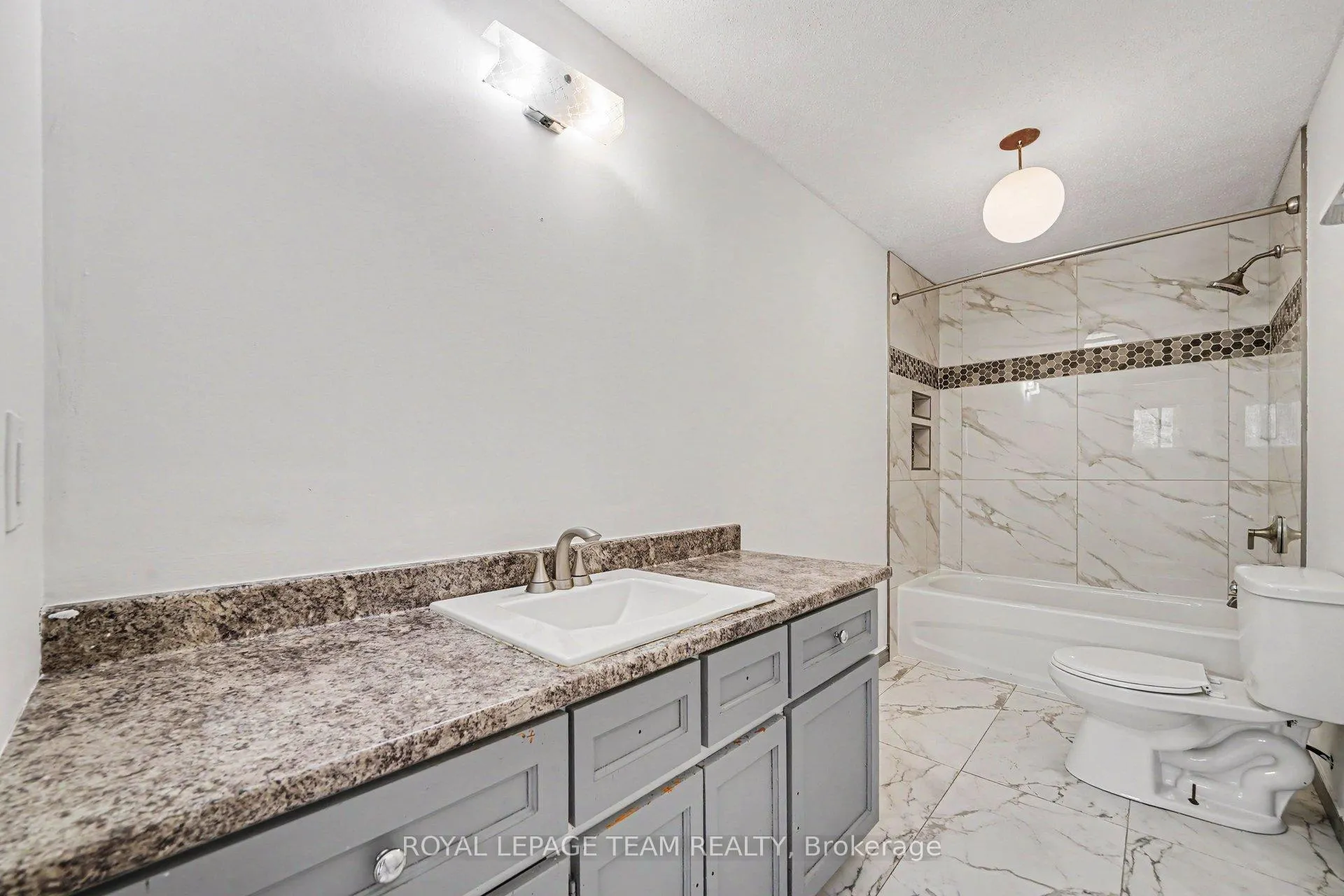 Photo 16 of 129 Christopher Hamilton Street, Ottawa, Richmond — HOMEH