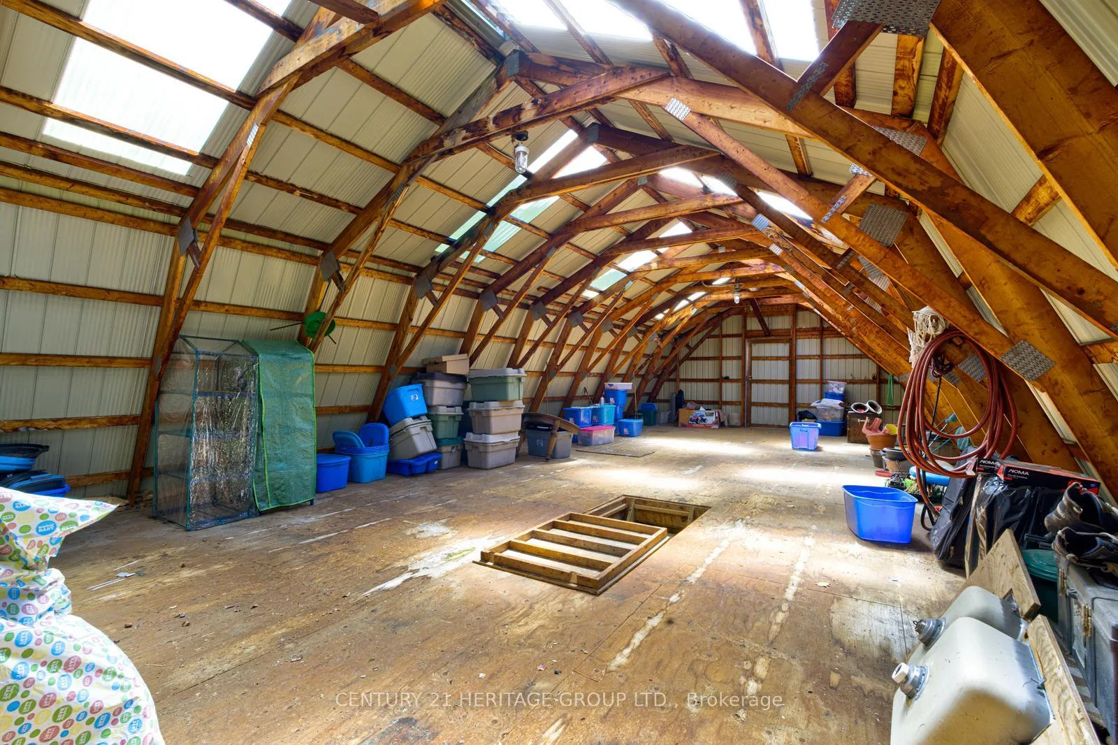 Photo 39 of 1519 Nursery Road, Springwater, Rural Springwater — HOMEH