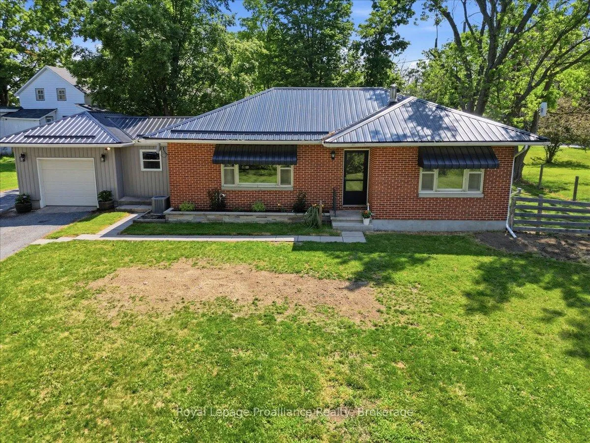 Photo 2 of 3798 Highway 37, Belleville, Thurlow Ward — HOMEH