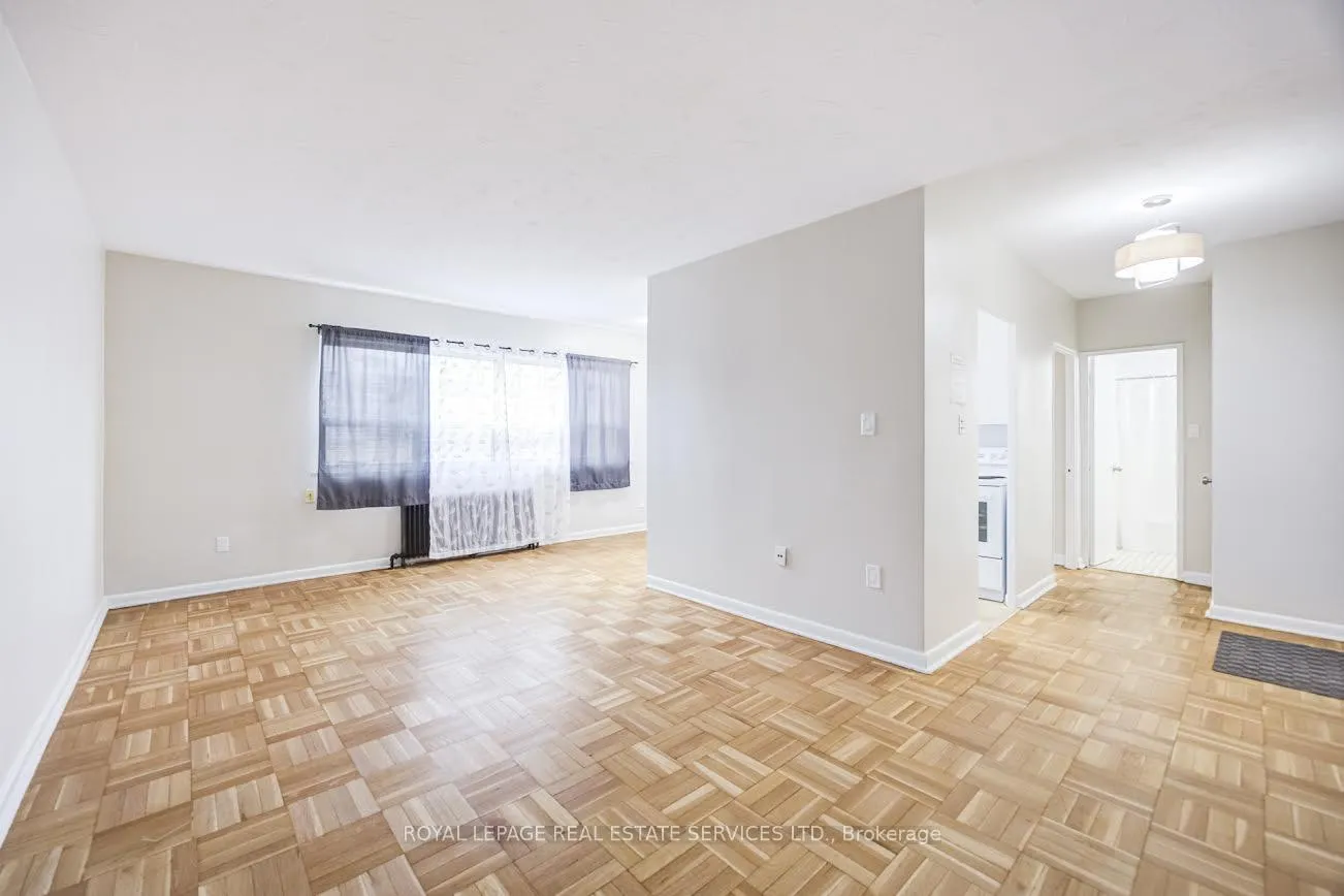 Photo 6 of Unit 202, 101 Coe Hill Drive, Toronto, High Park-Swansea — HOMEH