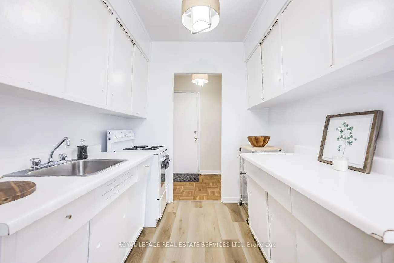 Photo 10 of Unit 202, 101 Coe Hill Drive, Toronto, High Park-Swansea — HOMEH