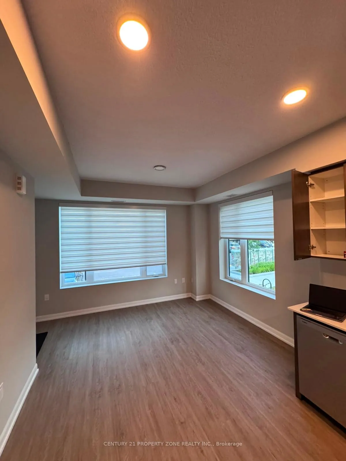 Photo 10 of Unit 402, 708 Woolwich Street, Guelph, Riverside Park — HOMEH