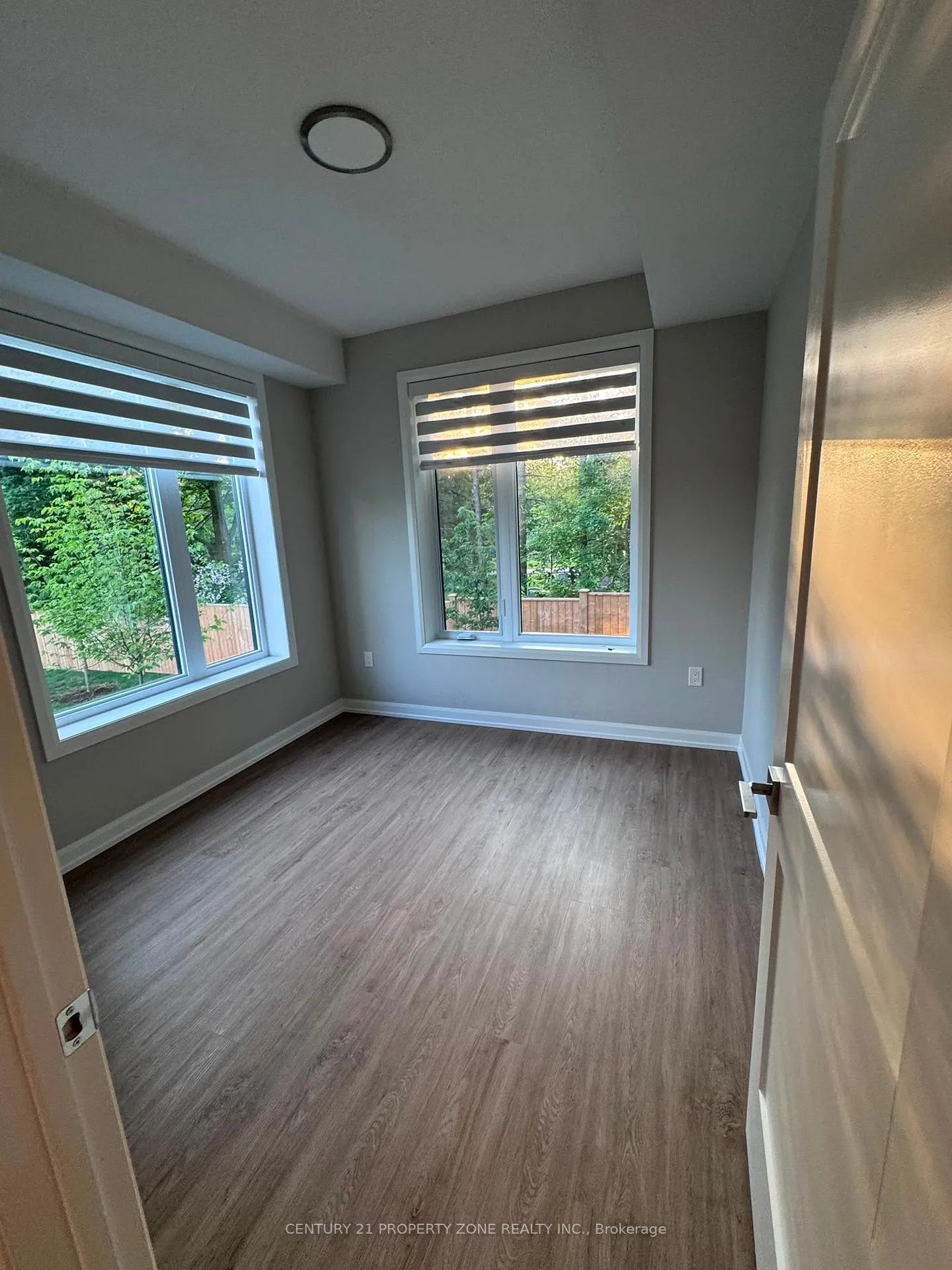 Photo 13 of Unit 402, 708 Woolwich Street, Guelph, Riverside Park — HOMEH