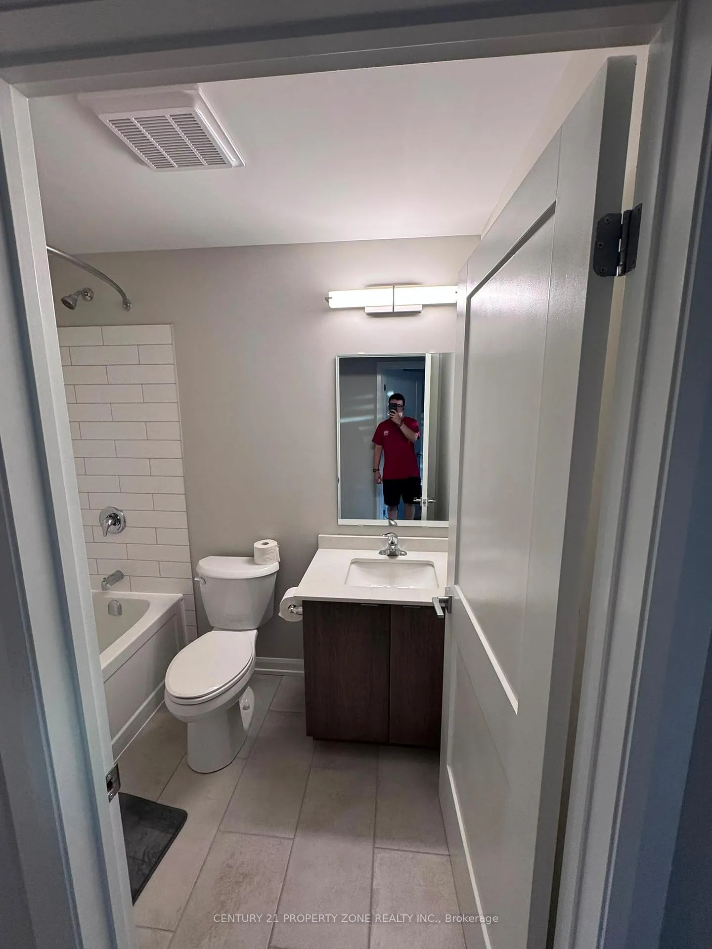 Photo 14 of Unit 402, 708 Woolwich Street, Guelph, Riverside Park — HOMEH