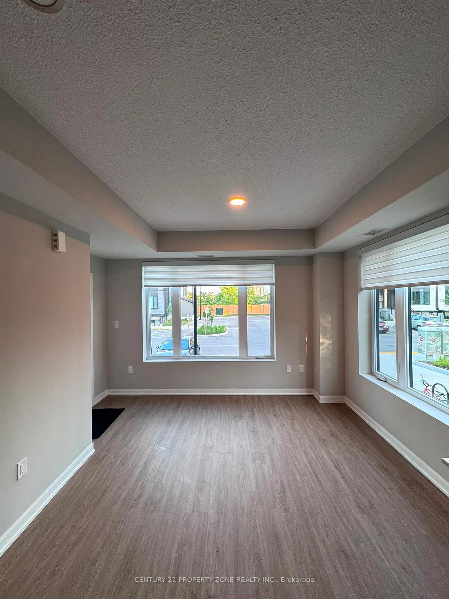 Photo 17 of Unit 402, 708 Woolwich Street, Guelph, Riverside Park — HOMEH