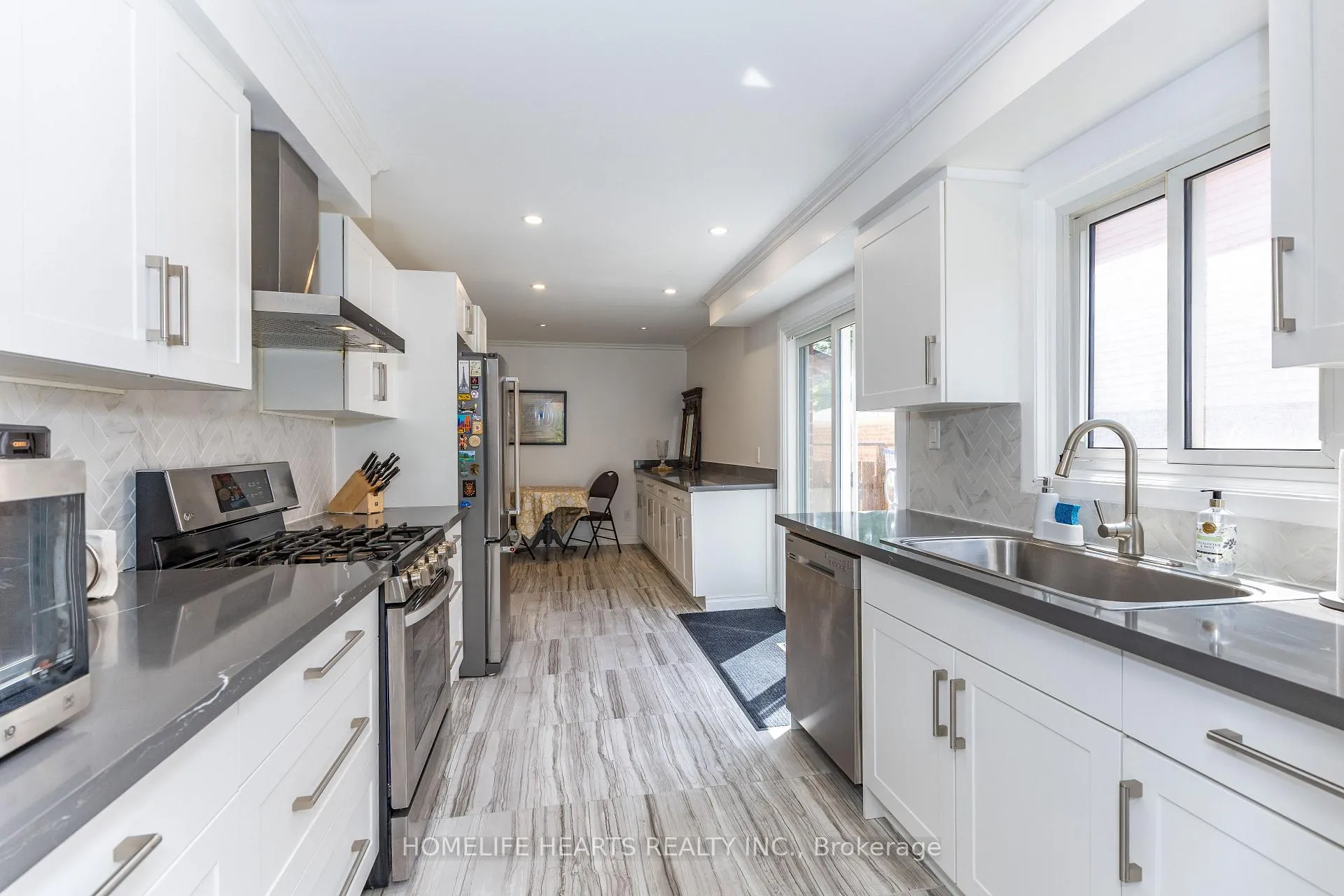 Photo 8 of 1118 Cedarcroft Crescent, Pickering, Liverpool — HOMEH