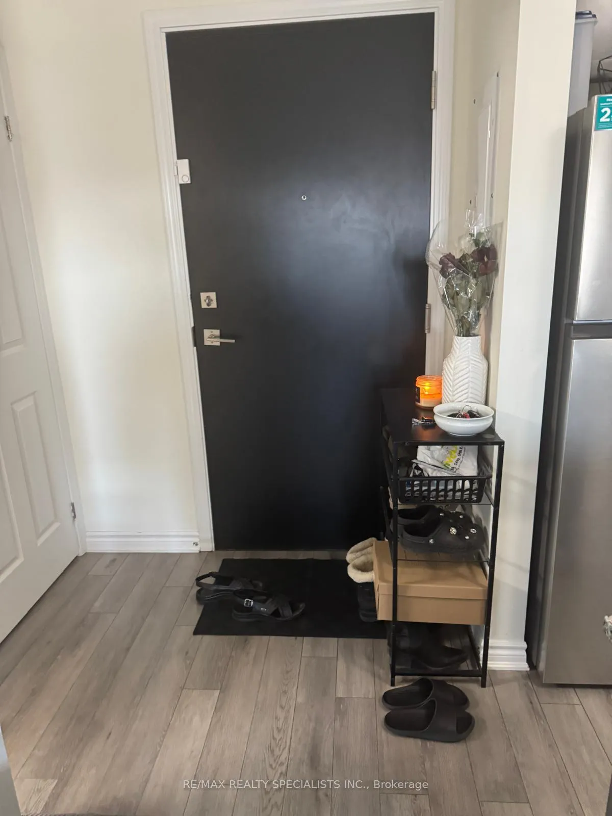 Photo 5 of Unit 327, 200 Lagerfeld Drive, Brampton, Northwest Brampton — HOMEH