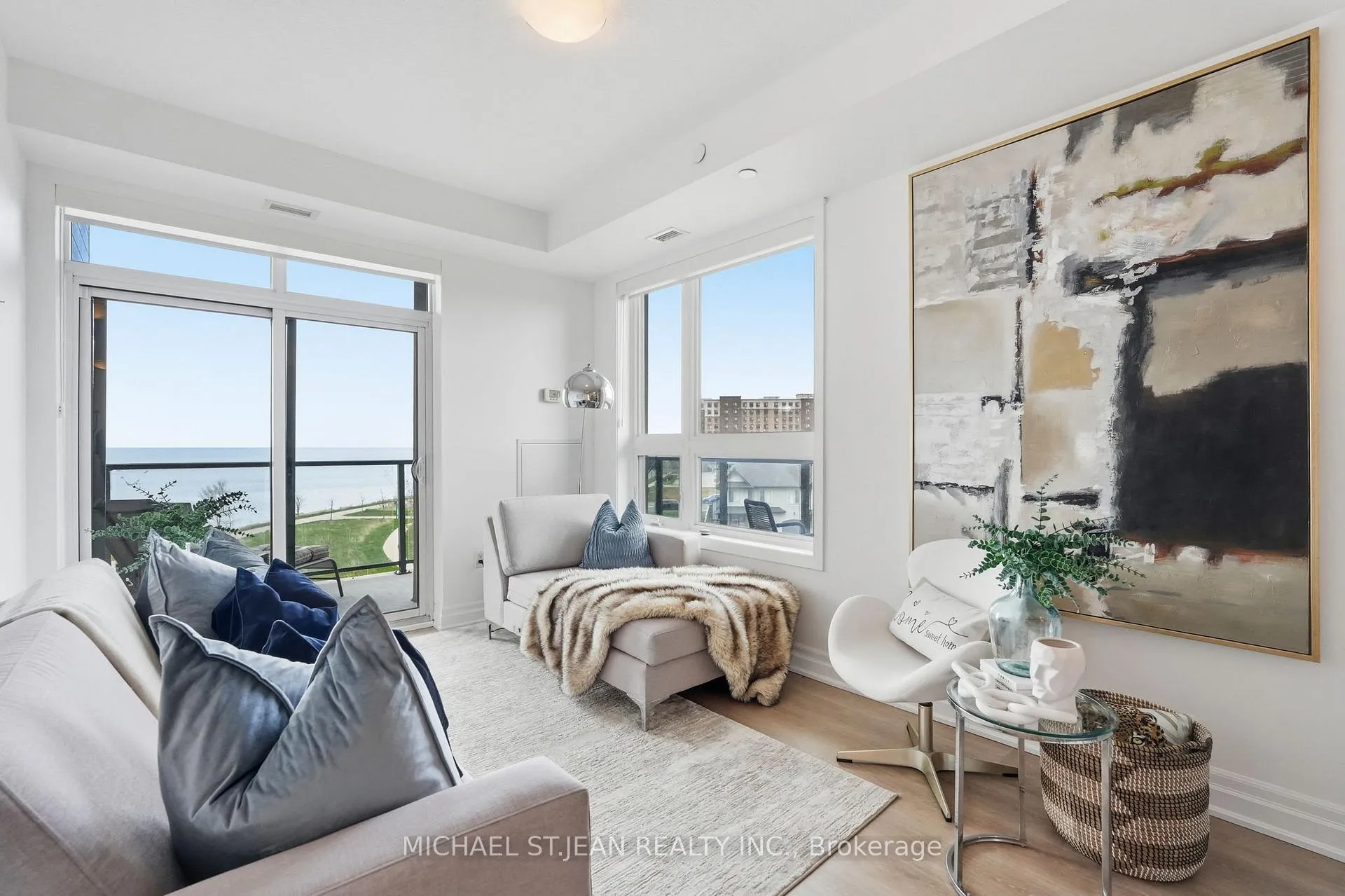Photo 2 of Unit 410, 101 Shoreview Place, Hamilton, Lakeshore — HOMEH