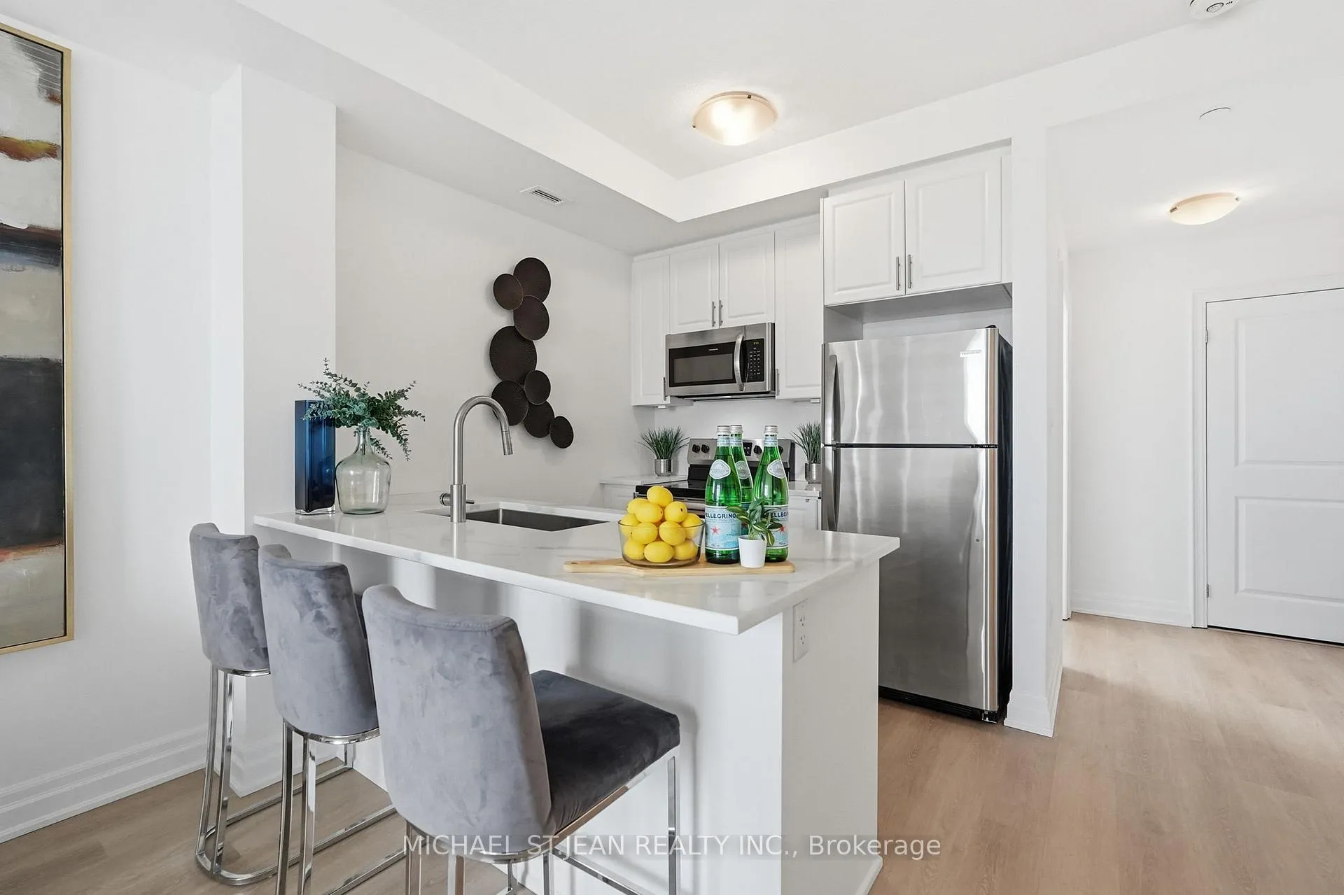 Photo 11 of Unit 410, 101 Shoreview Place, Hamilton, Lakeshore — HOMEH